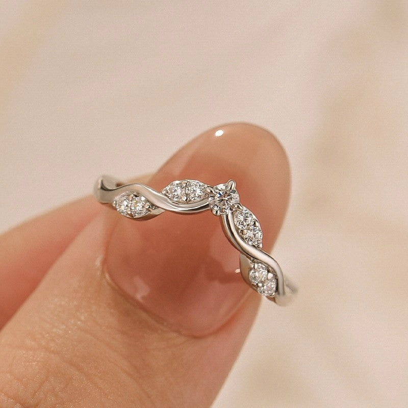 Radiant Shine Look 0.2Ct Vine Twist Vintage Wedding Band In Sterling Silver