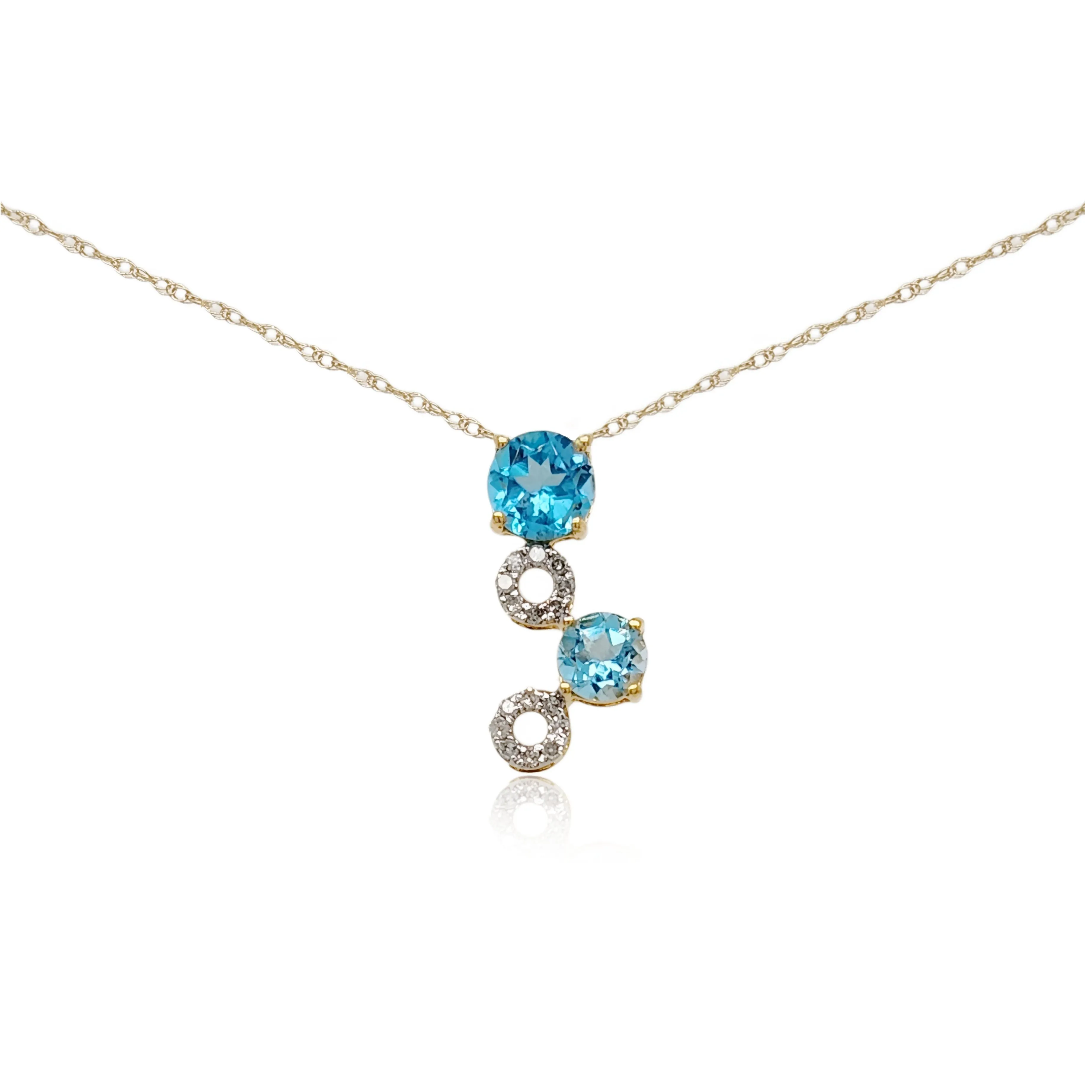 10K Gold and Stone Circles Pendant Necklace Trendy Piece Lovely Design