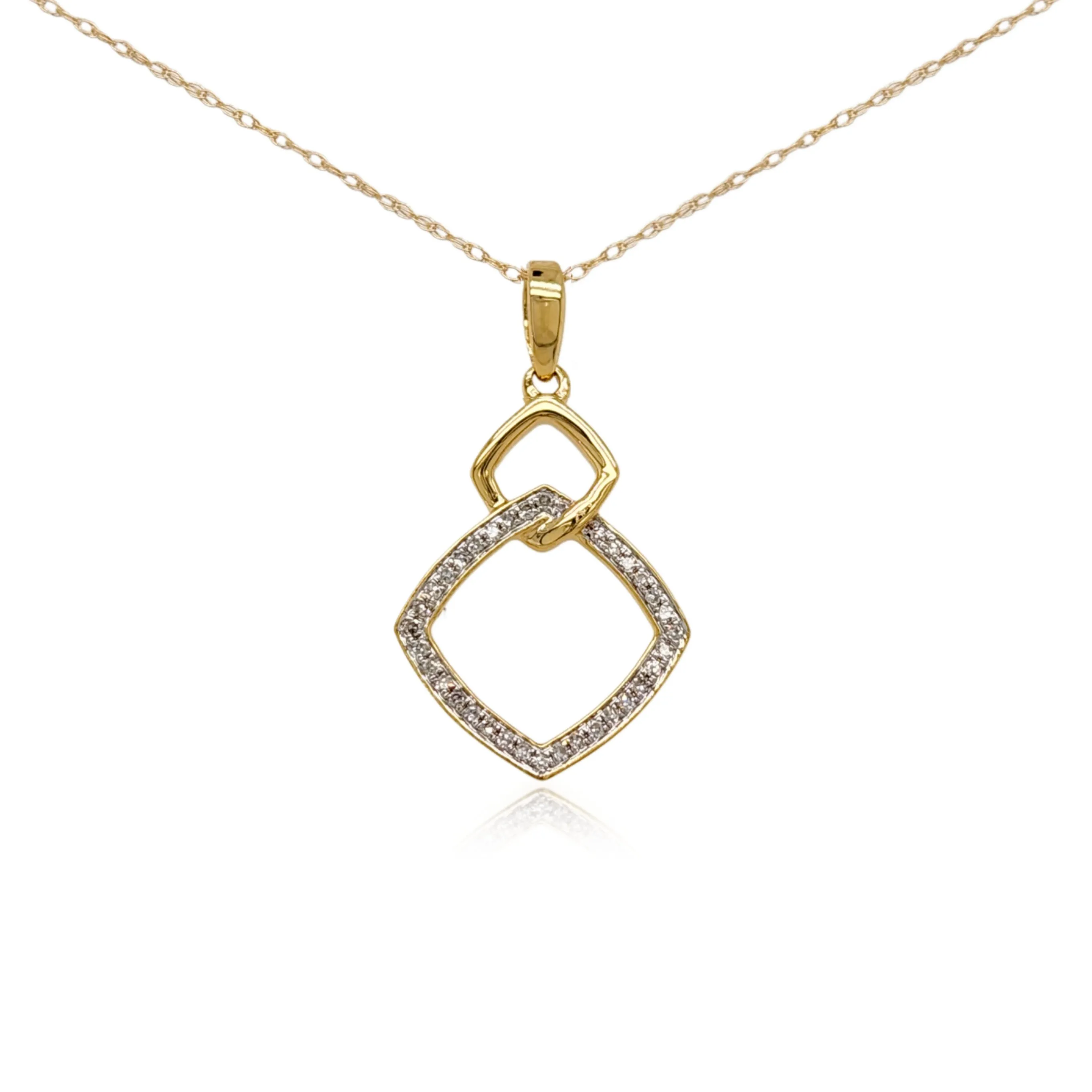 City Look 10K Gold Interlocking Diamond Shape Pendant Necklace