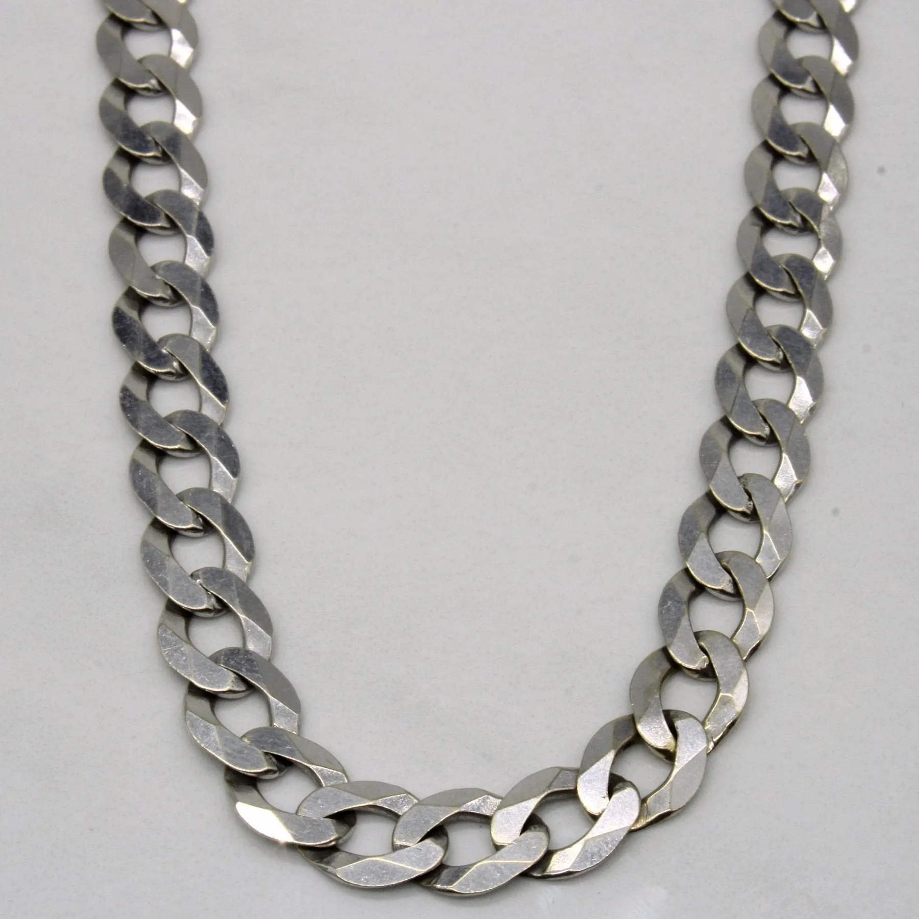 Gleaming Highlight 10k White Gold Curb Link Chain | 23" |