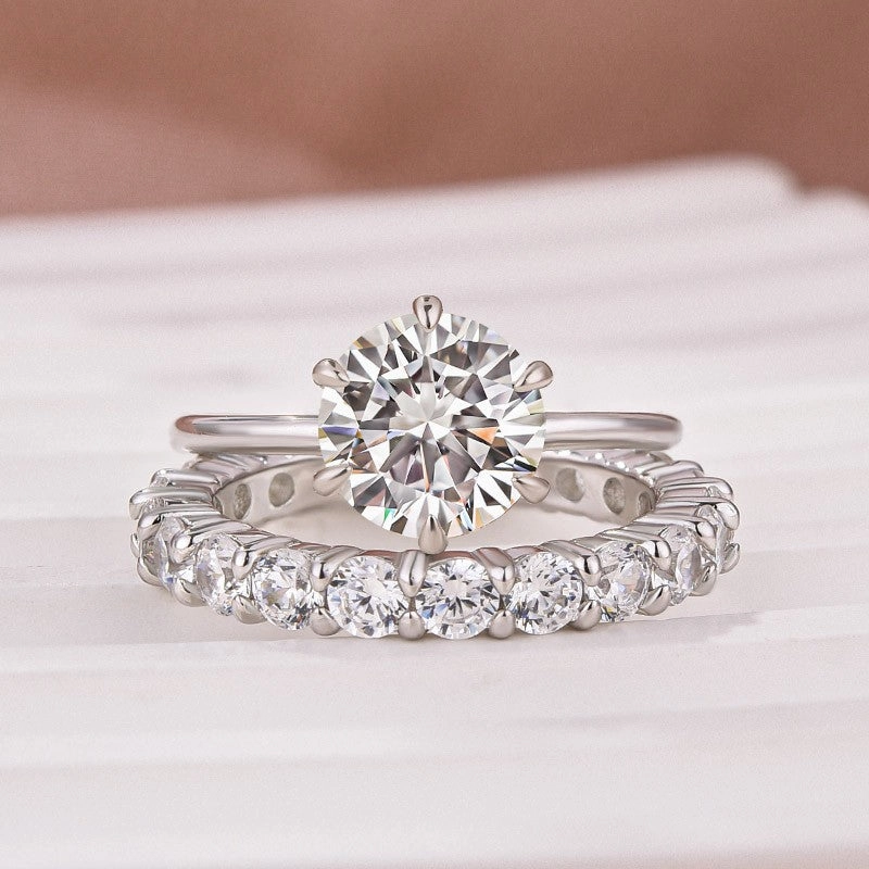 Solitaire 2.0 Ct Round Cut Moissanite Diamond Wedding Ring Sleek Glamour