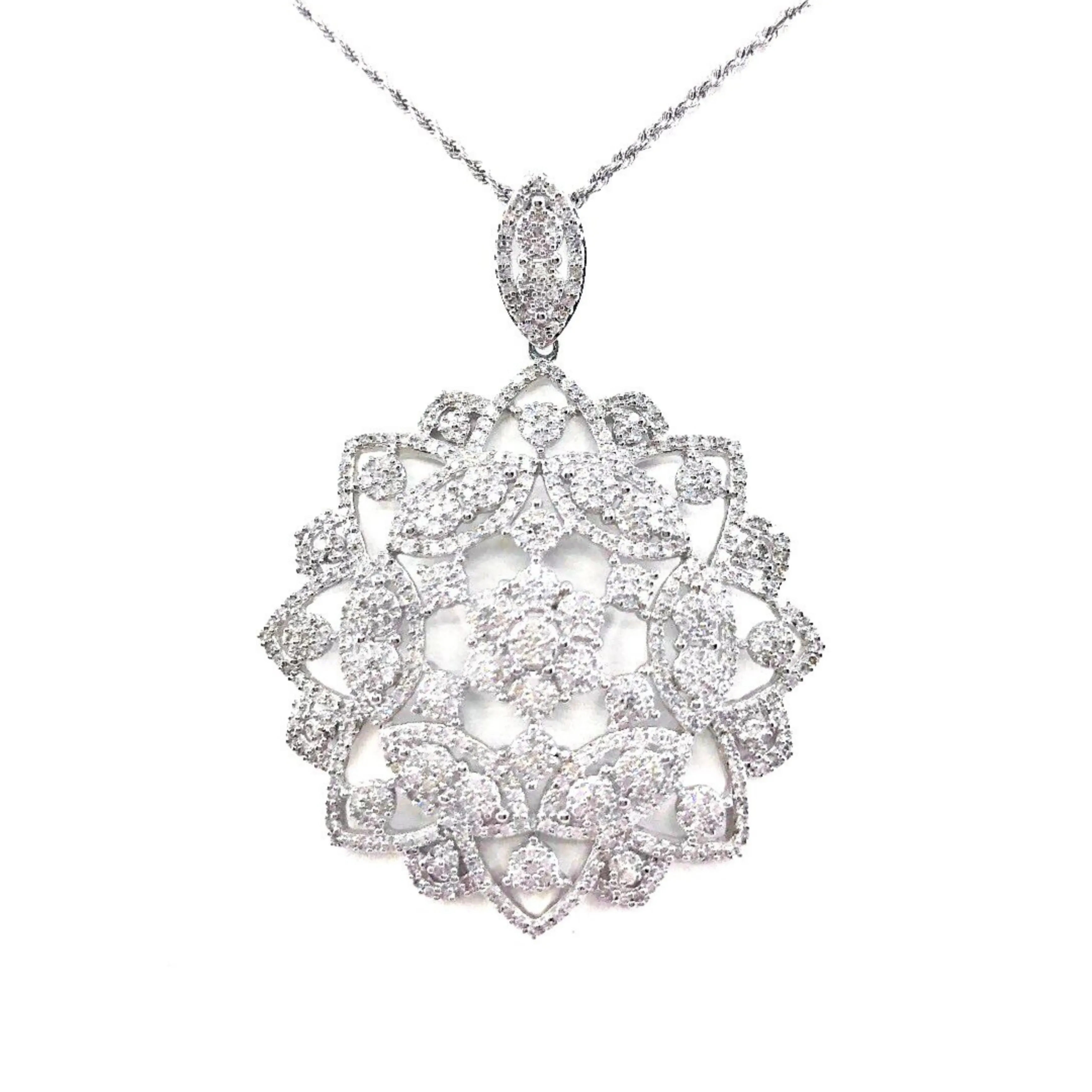 14K Gold Flower Pendant Necklace Urban Trend Formal Style