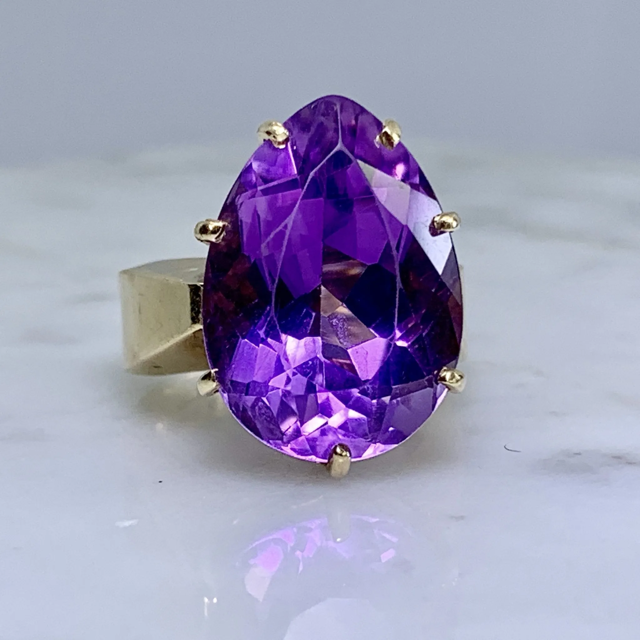 Vintage Amethyst Ring in a 10K Yellow Gold Solitaire Setting. February Birthstone. 6th Anniversary. Daytime Gift Sparkling Piece