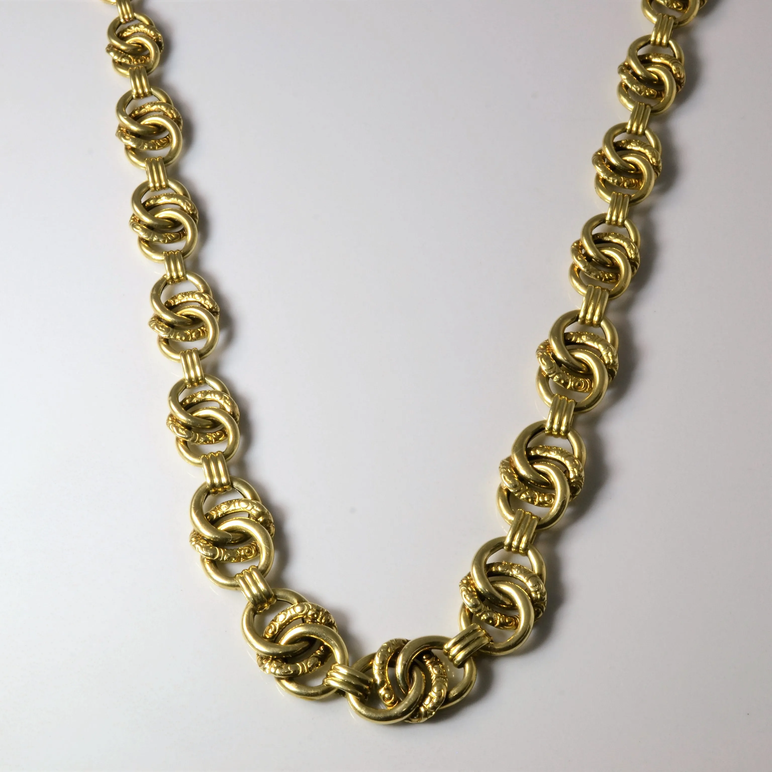 Luxury Touch Distinct Piece Circle Link Chain Necklace | 17" |