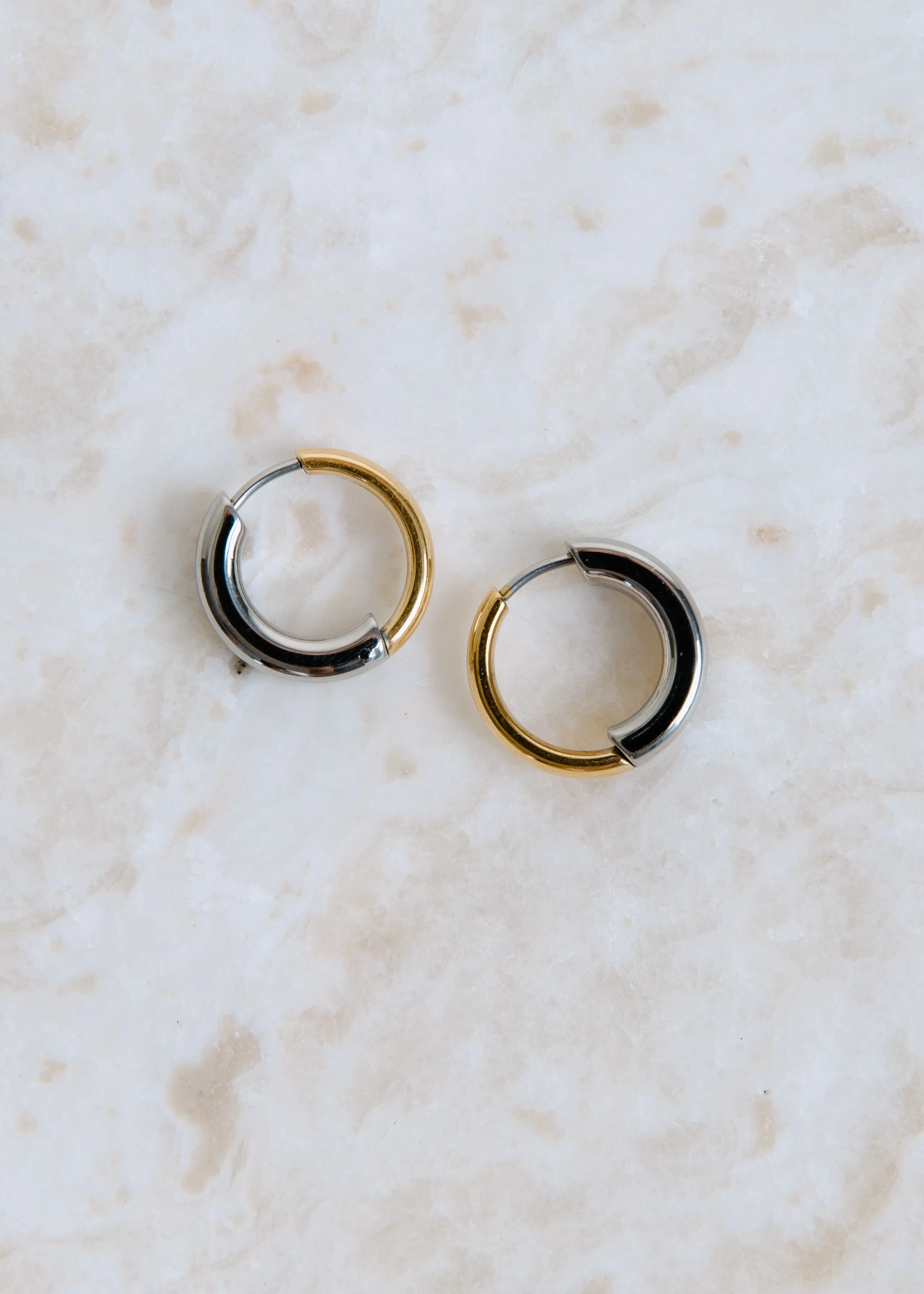 High-Quality Must-Have Luxurious Essential Lila Intermix Hoop