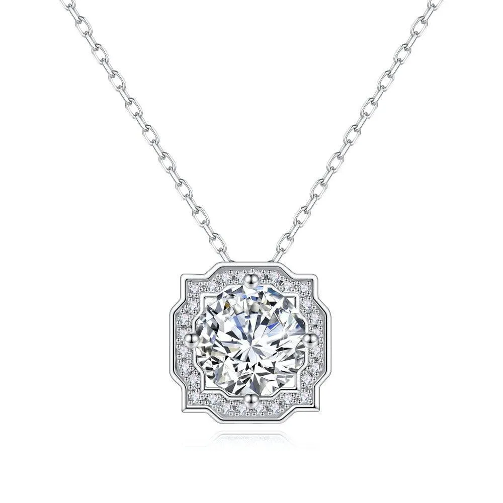 Dreamy Mood Delicate Highlight 1 CT. Vintage Round Moissanite Necklace