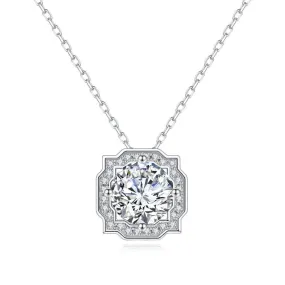 1 CT. Vintage Round Moissanite Necklace Glowing Detail