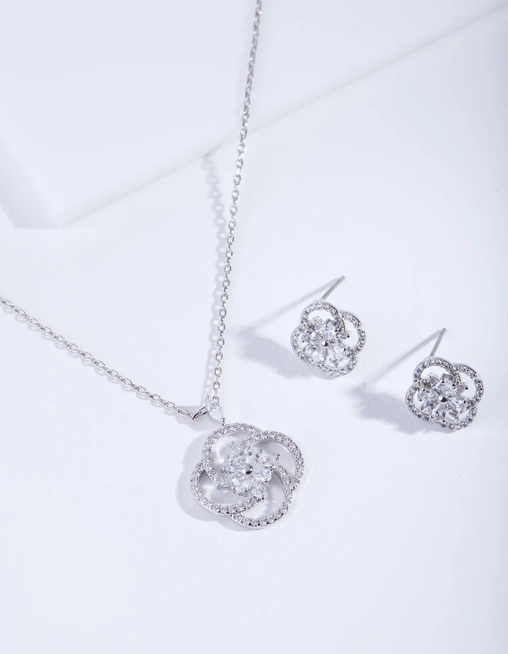 Delicate Layer Diamond Simulant Twist Flower Jewellery Set