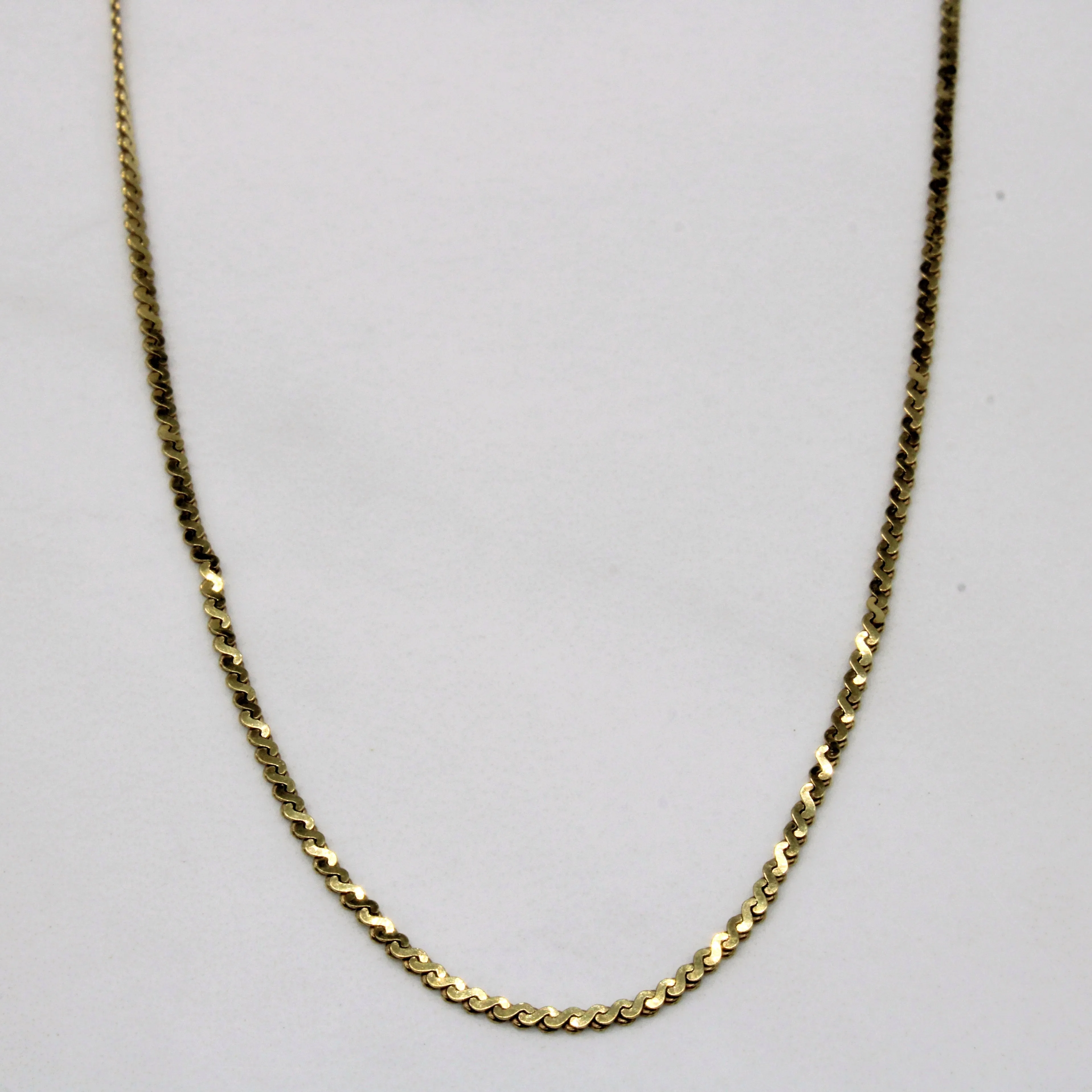 Elegant feature 10k Yellow Gold S Link Chain | 18" |