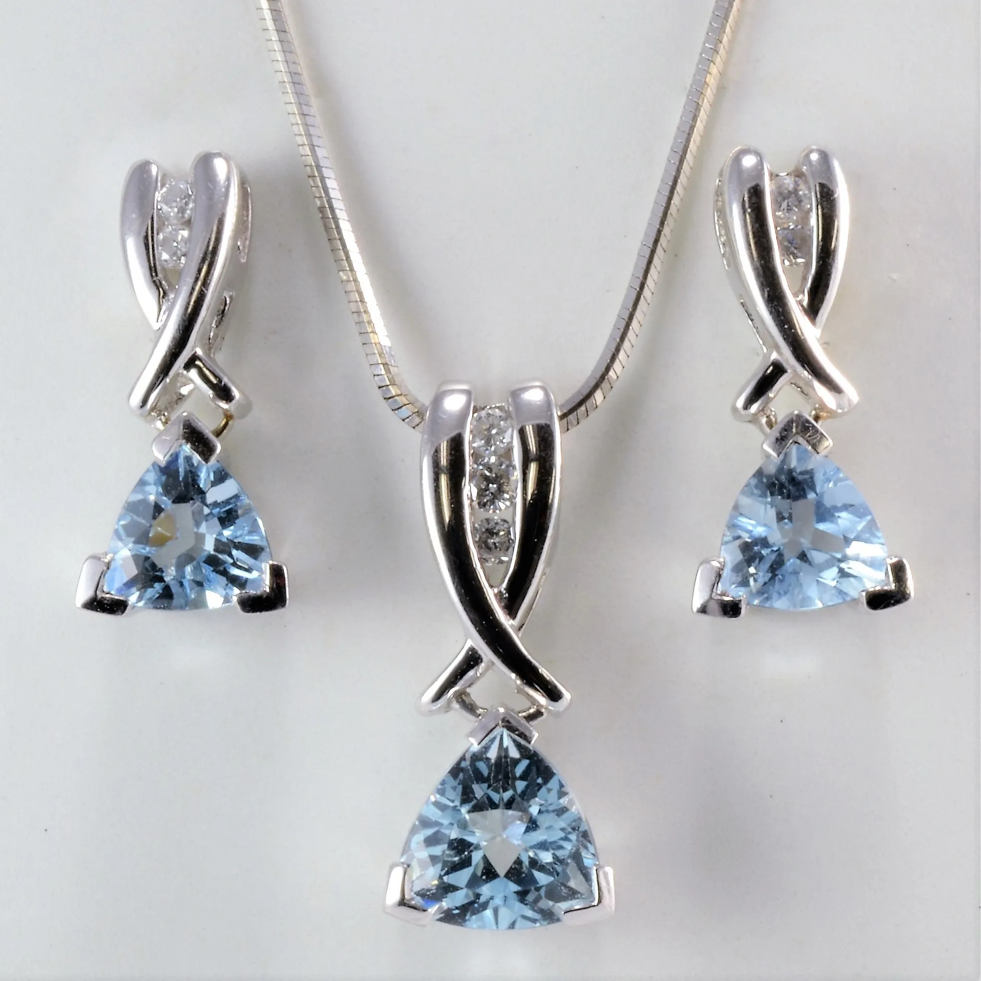 Day Vibe Elegant Aquamarine & Diamond Necklace & Earrings Set | 17''|