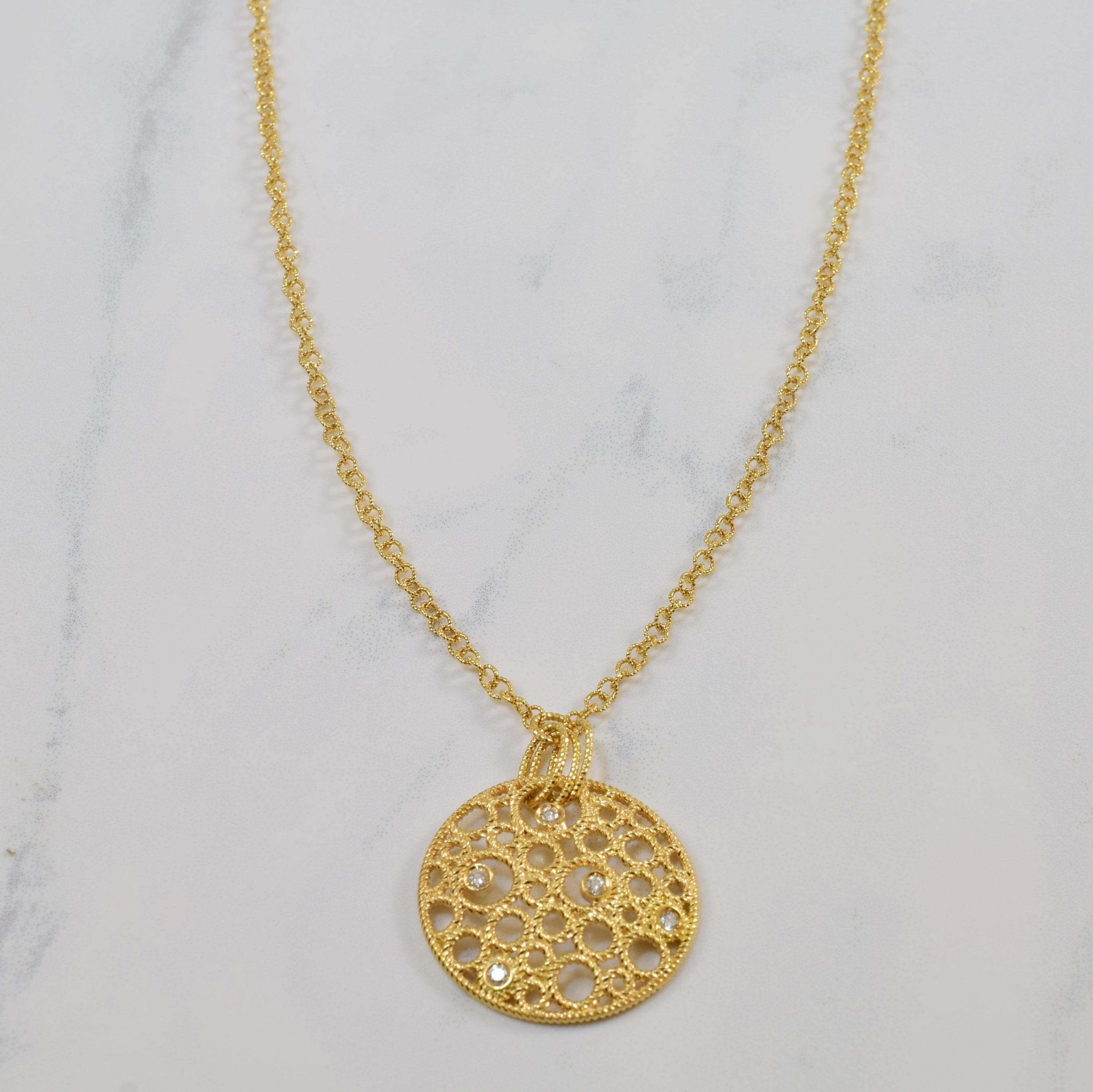 Alluring Style Timeless Detailing Roberto Coin' Diamond Filigree Necklace | 0.10ctw, 0.02ct, | 16" |