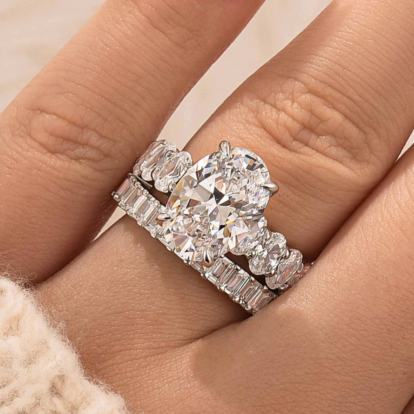 Delicate Design 4.5Ct Oval Cut Wedding Ring Set With Radiant Cut Women's Wedding Band