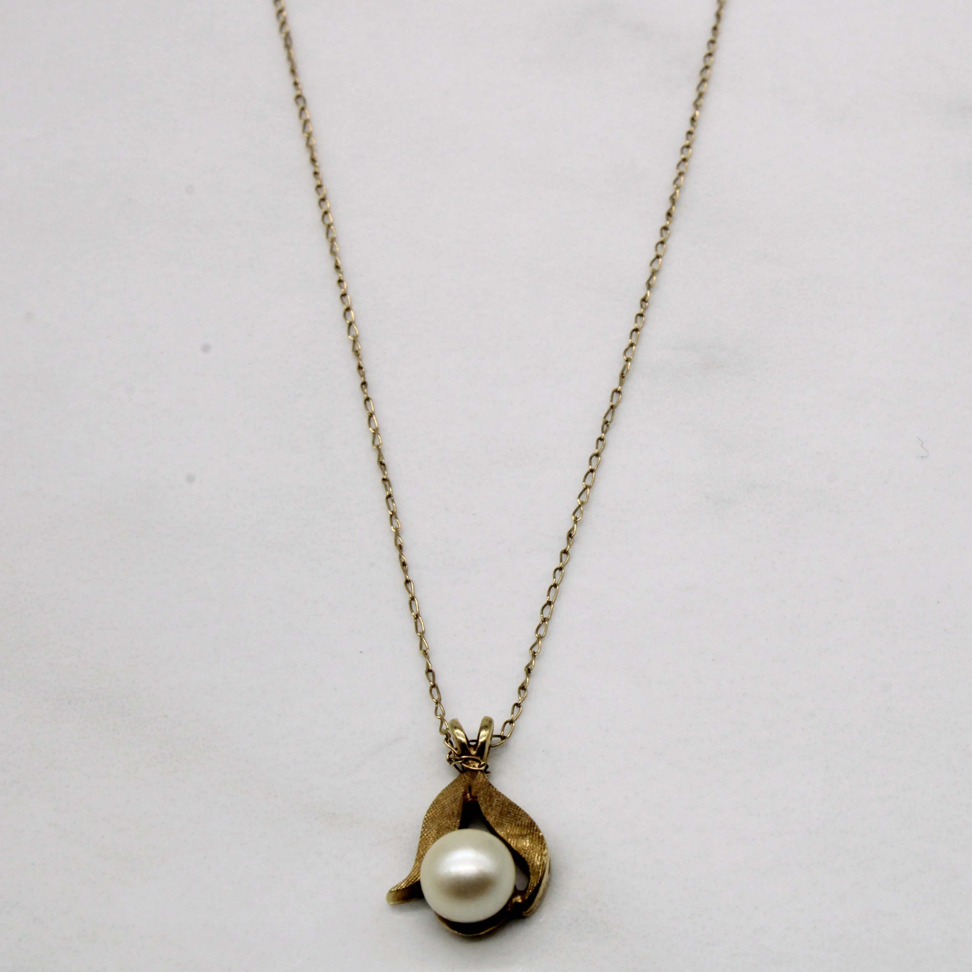 Cross Hatched Pearl Necklace Necklace | 18" | Sleek Detail