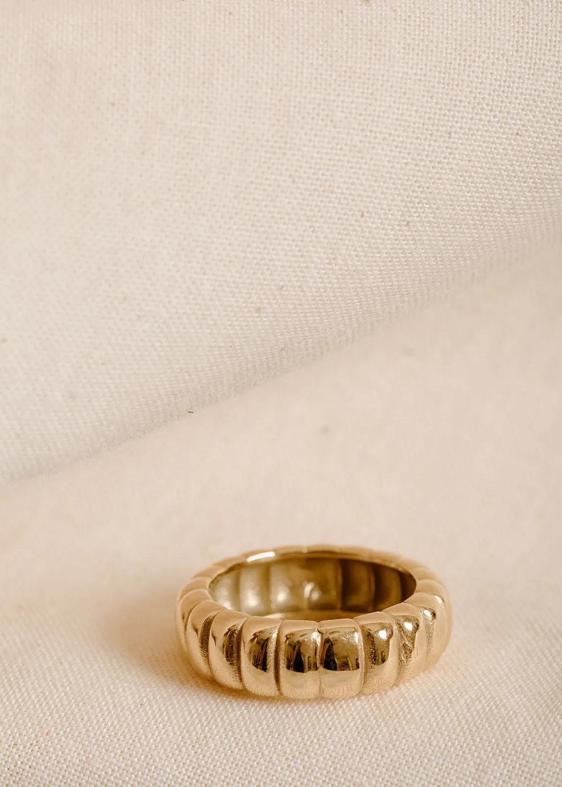Bold Accent Contemporary Trinket Faris Ring