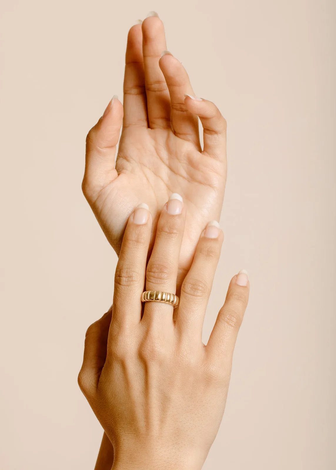 Faris Ring Shiny Ornament