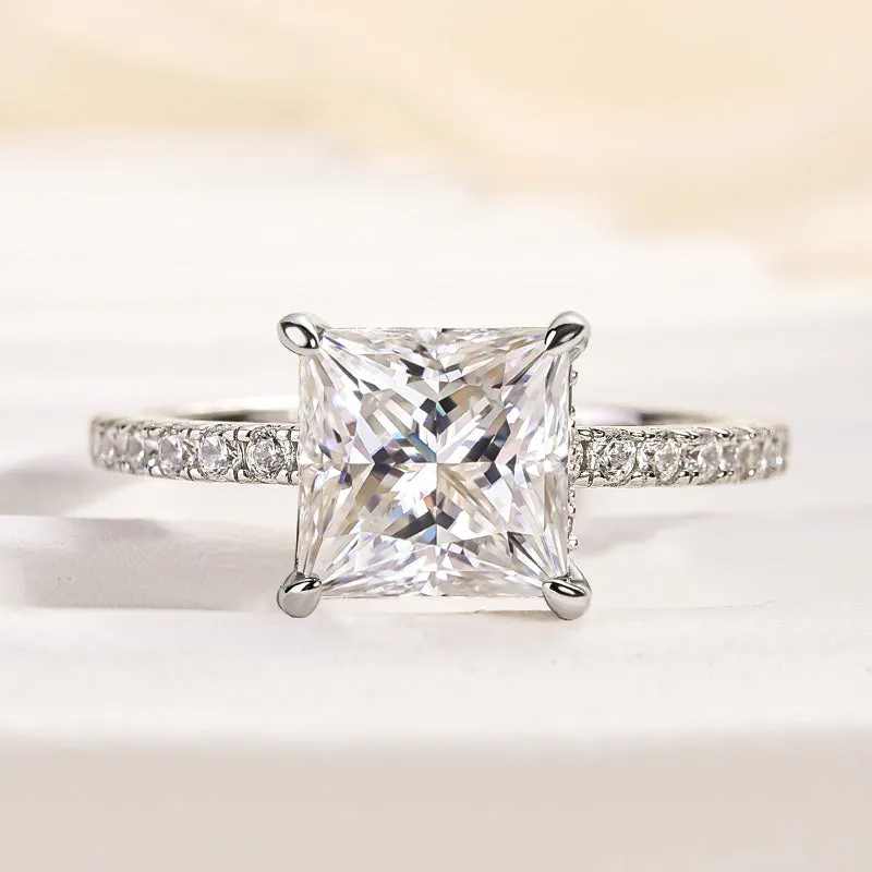 Louily Moissanite 2.0 Carat Square Princess Cut Engagement Ring Bright Reflection Allure Sparkle