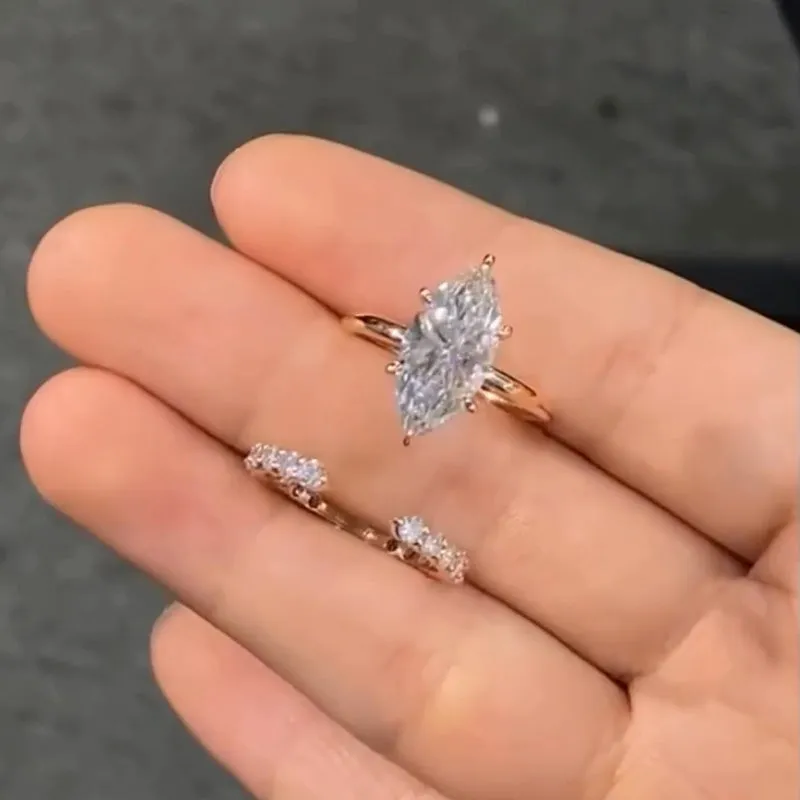 Occasion Accent Louily Special Marquise Cut Open Wedding Ring Set