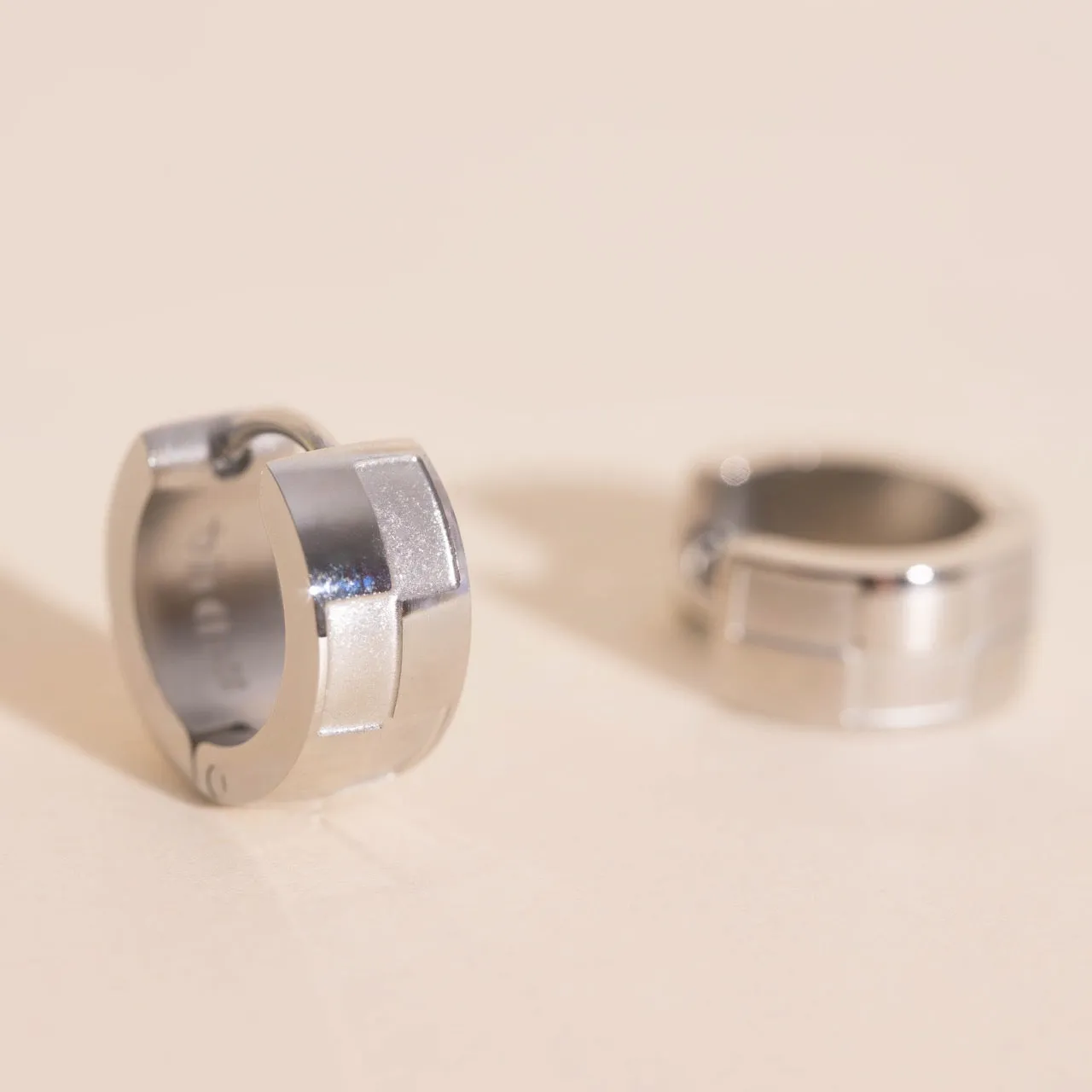 Lovely Ornament Chic Product Naked Checkered Rounded Super Chunky Huggie Hoop Earrings