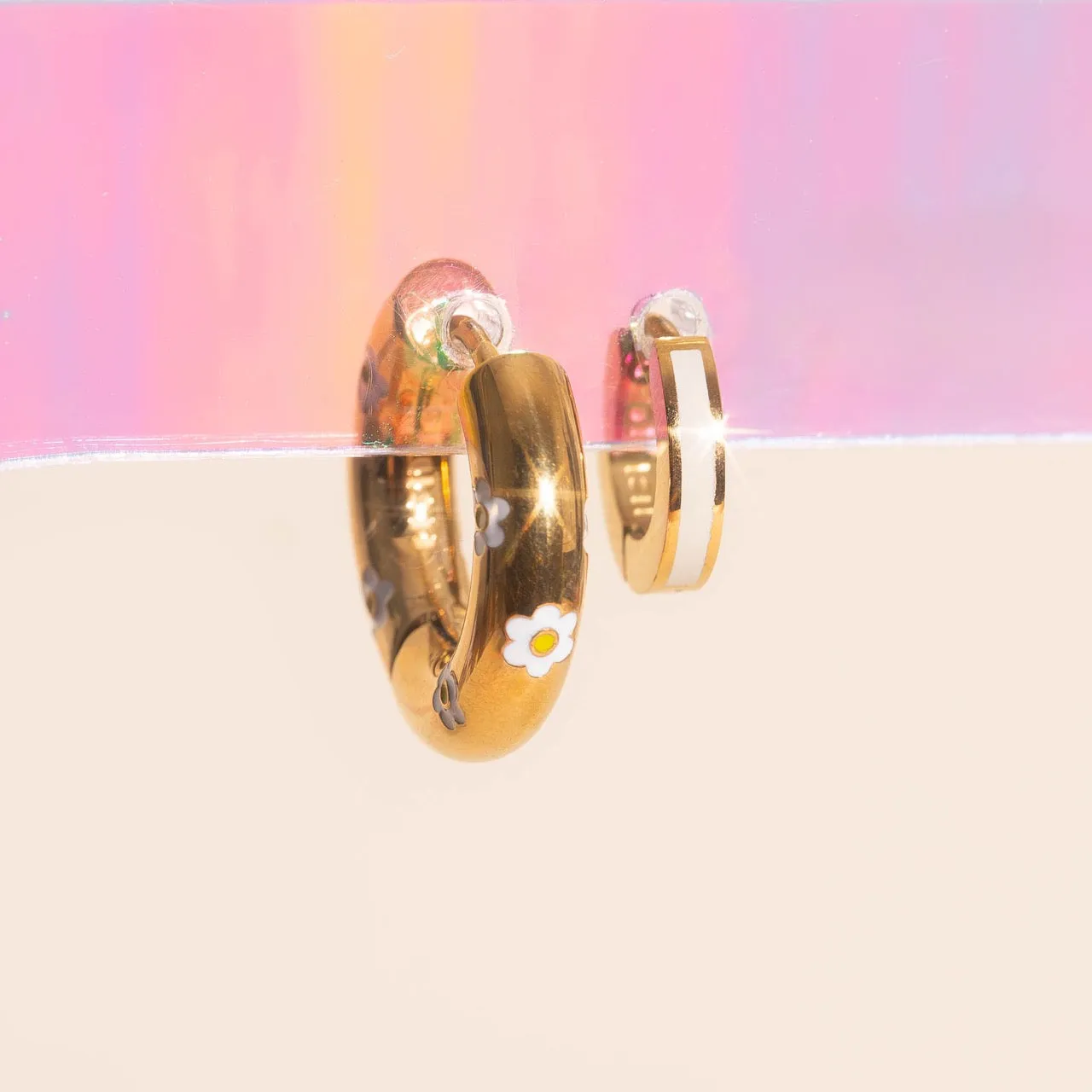 White & Yellow Daisy Stack Pack (2 item pairs) Lovely Accessory Big Decoration