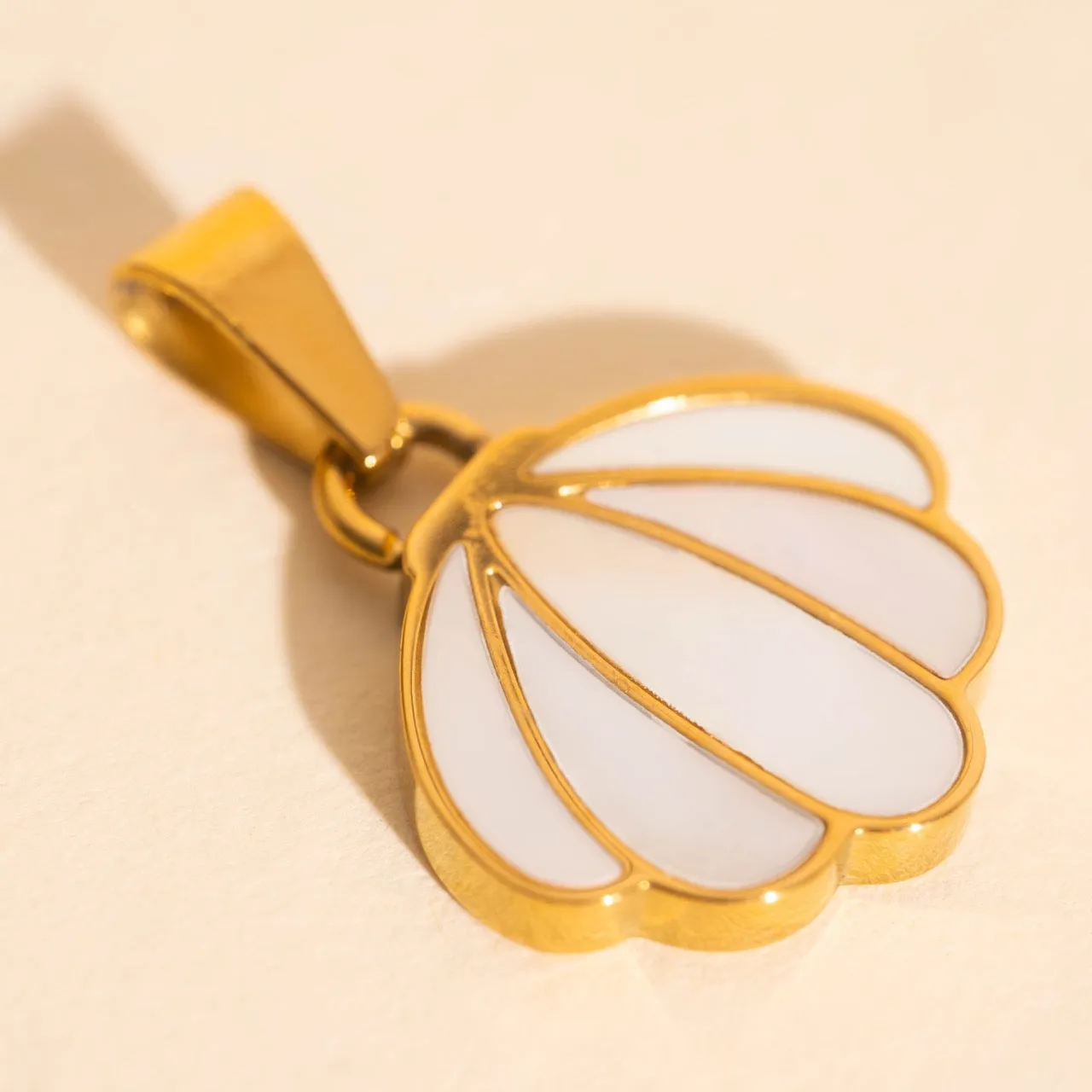 Festival Crystal Piece Clam Shell  Necklace Charm