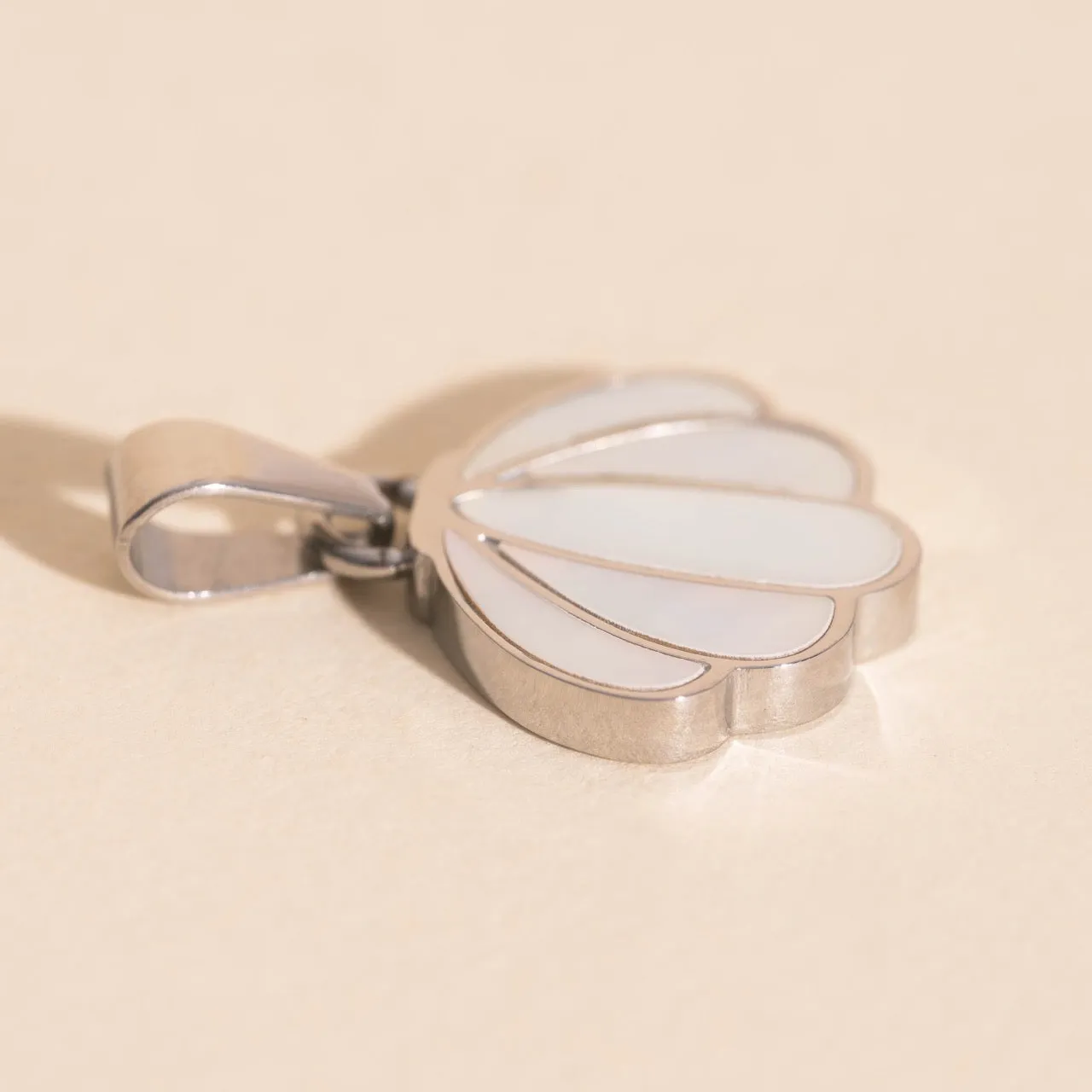 Modern Jewelry Clam Shell  Necklace Charm