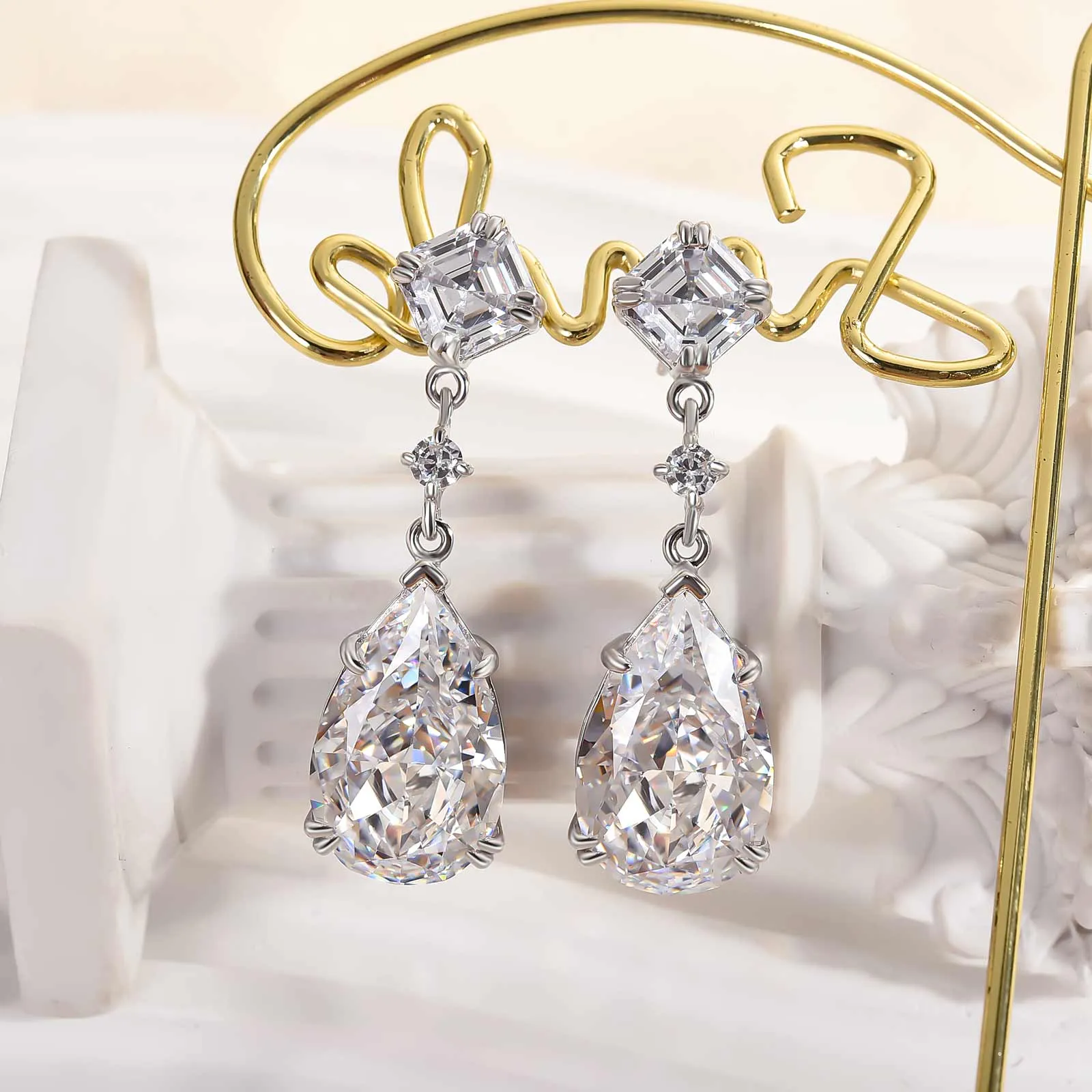 Refined Taste Louily Classic Pear Cut Women's Earrings In Sterling Silver