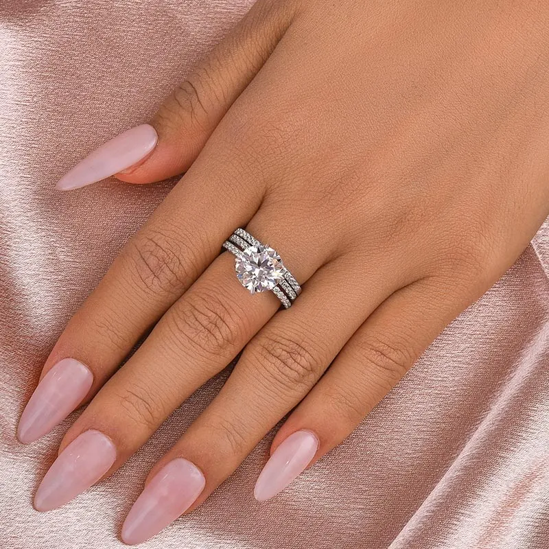 Graduation Day Louily Moissanite 2.0 Carat Round Cut 3PC Wedding Ring Set