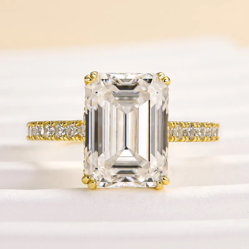 Subtle Pop Luxurious Finish Louily Moissanite 4.5 Carat Emerald Cut Engagement Ring For Women
