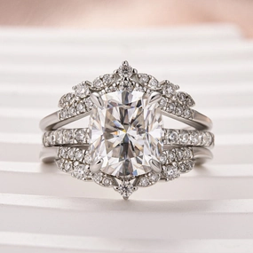 Pastel Palette Refined Texture Moissanite 3.0 Ct Cushion Cut Insert Wedding Ring Set With Jacket Stack Wedding Band