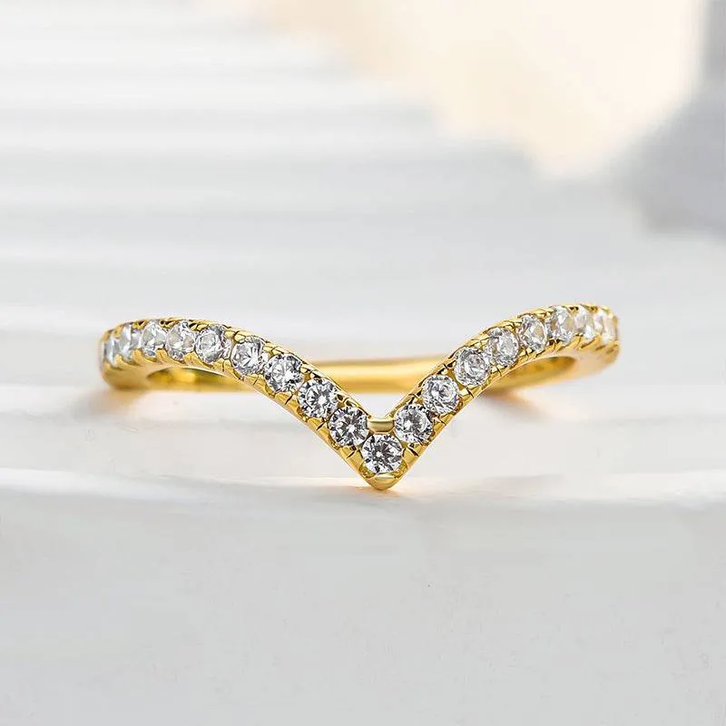Louily Enchanting V-shaped Design Full Wedding Band urban vibe Dynamic Detail