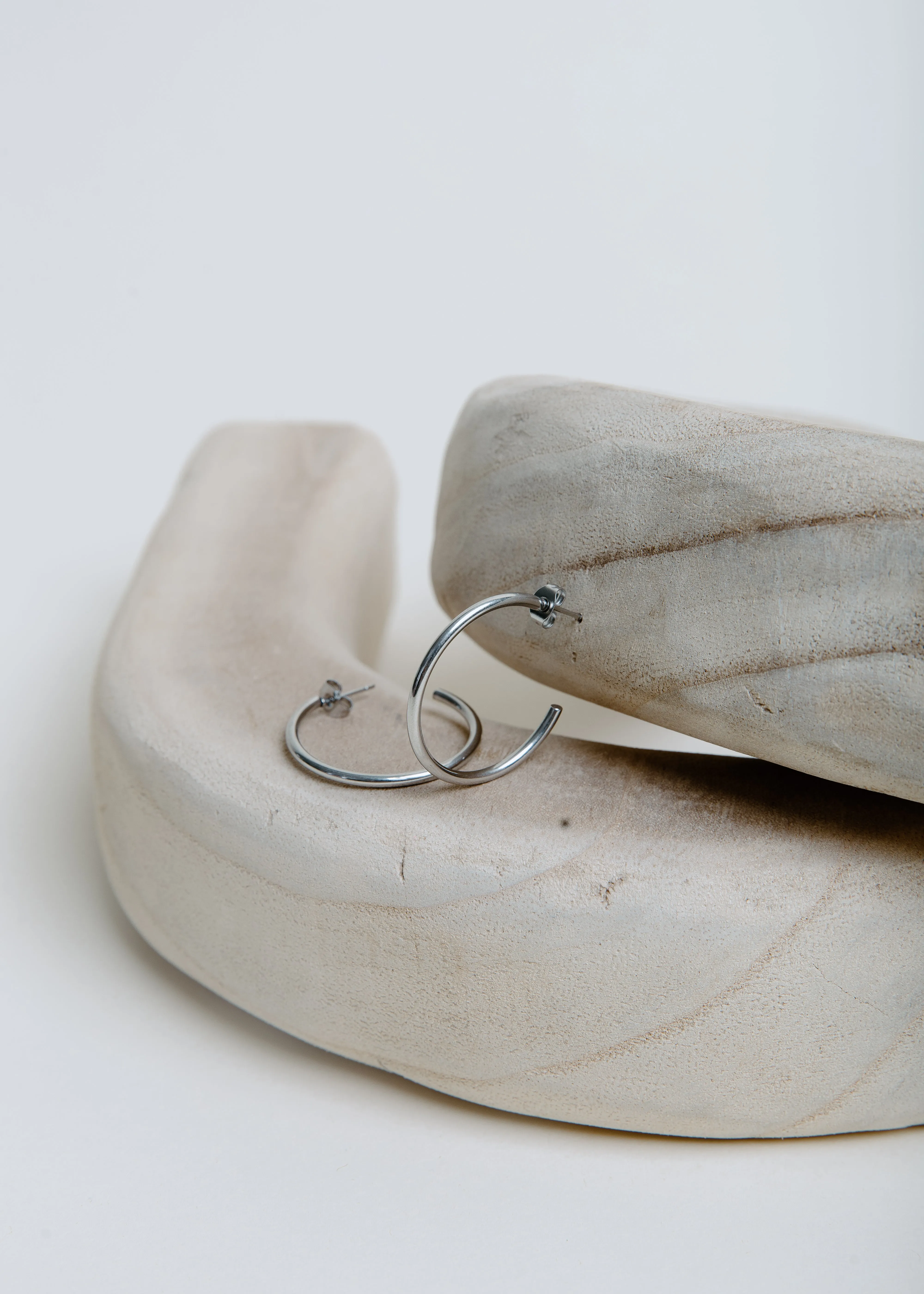 Cameron Hoop - Silver Iridescent Item