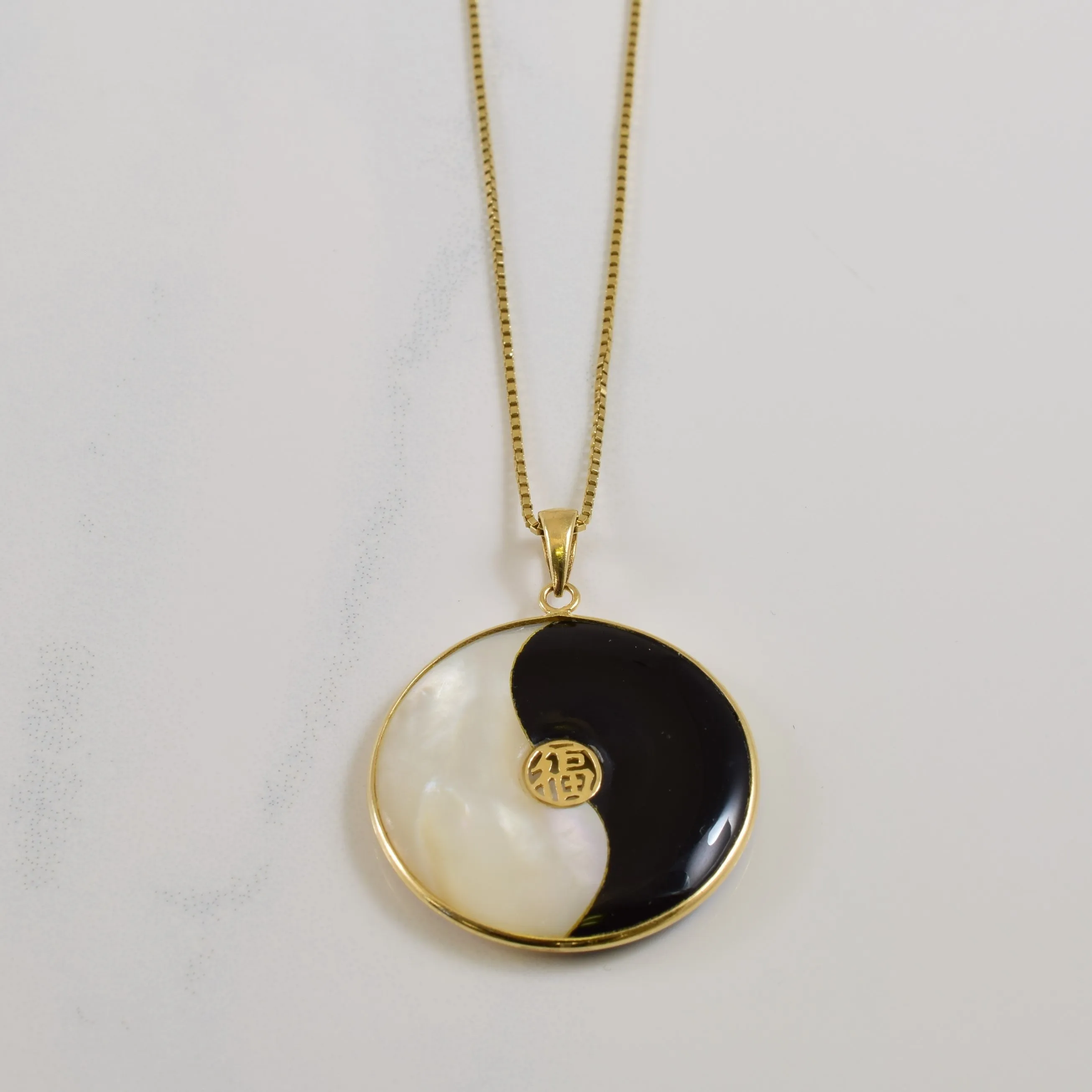Onyx & Mother of Pearl Necklace | 10.00ct | 19.25" | Elegant Feel Timeless Gifts