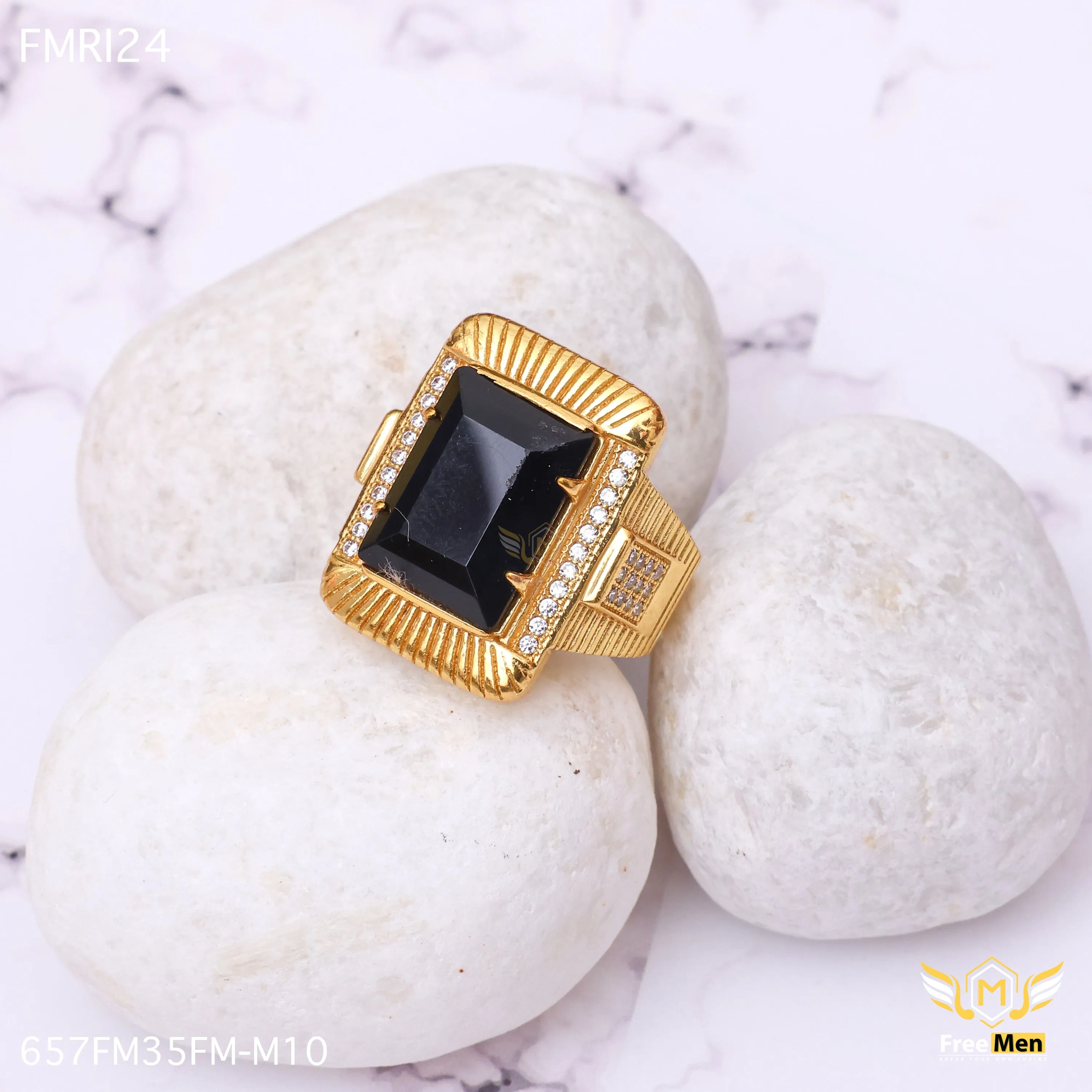 Polished Detail Versatile Accessory Freemen Encircle Black Big AD Design Golden Ring - FMRI24