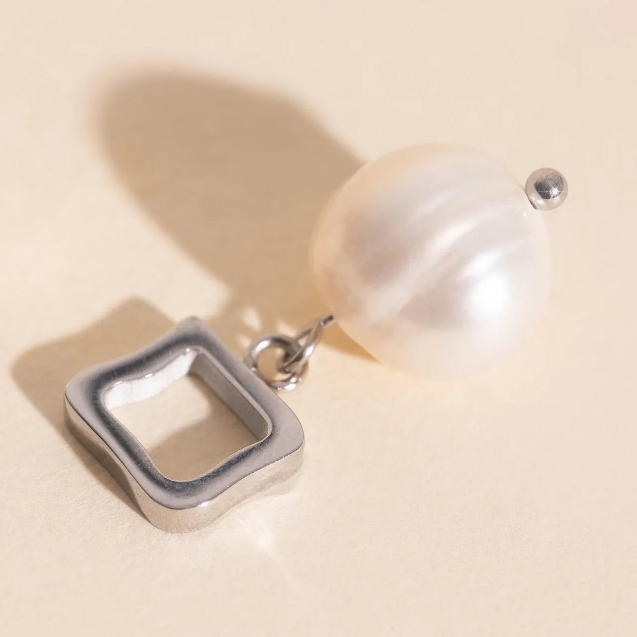 Pearl Chunky Huggie Hoop Charms Delicate appearance Delicate Choice