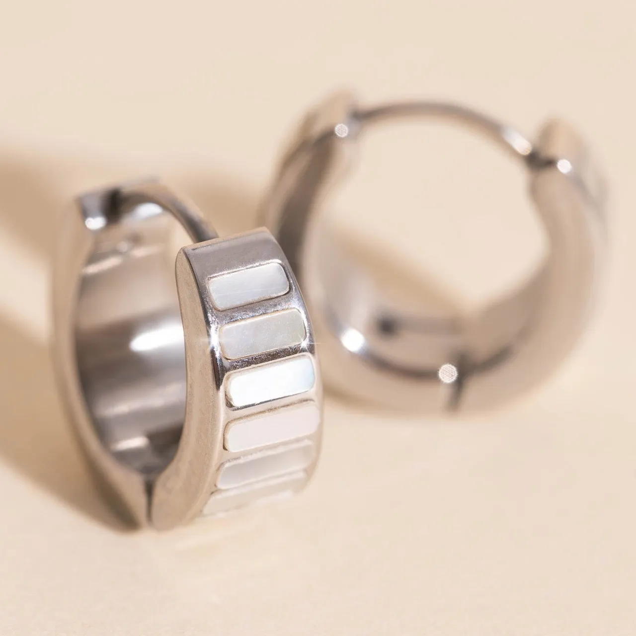 Shiny Aesthetic Elegant adornment Pearl Shell Teardrop Super Chunky Huggie Hoop Earrings