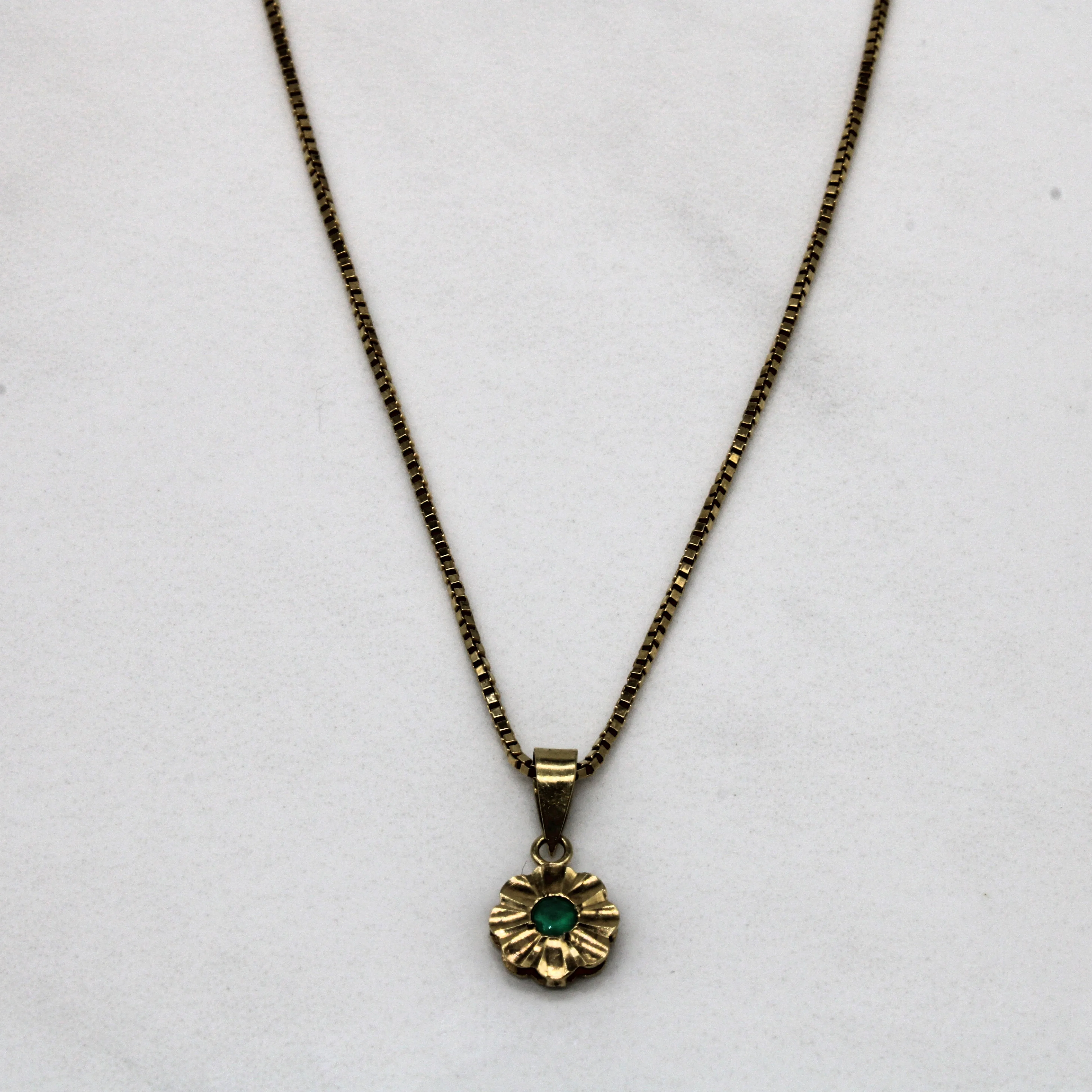 Green Quartz Flower Pendant Necklace | 0.04ct | 15" | Minimal Design Everyday Gift