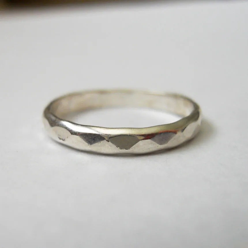 2.5mm Hammered Band Limited availability