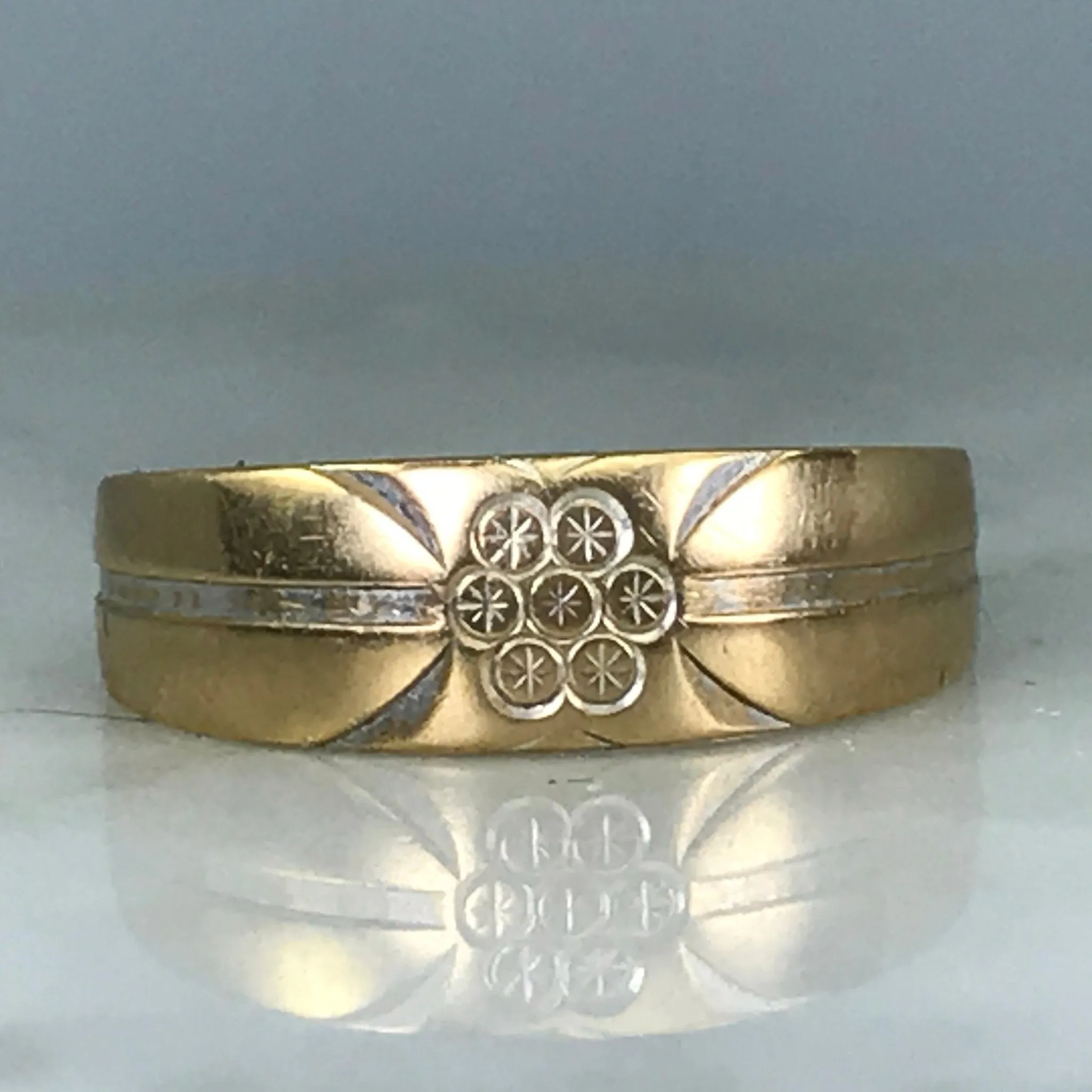 Sweet Present Budget Object Vintage Etched Gold Wedding Band. 10K Yellow Gold. Size 6 1/4 US. Stacking Ring. Circa 1950.