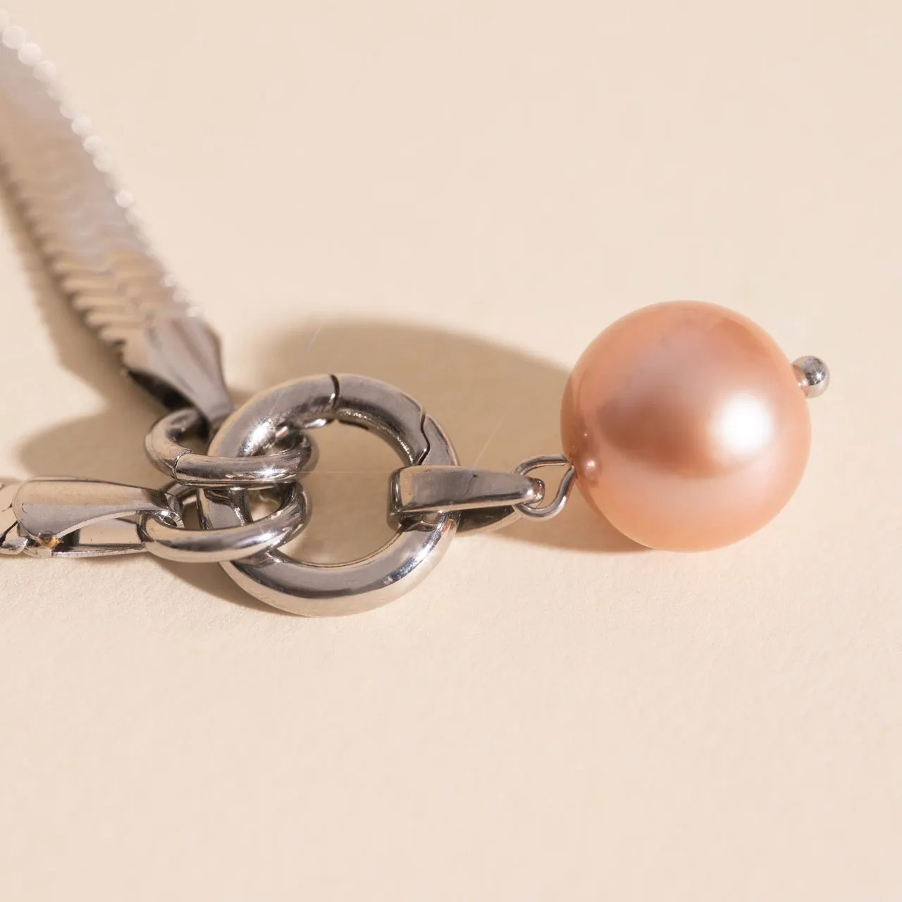 Pink Pearl Necklace Charm Urban Chic Luxury Present
