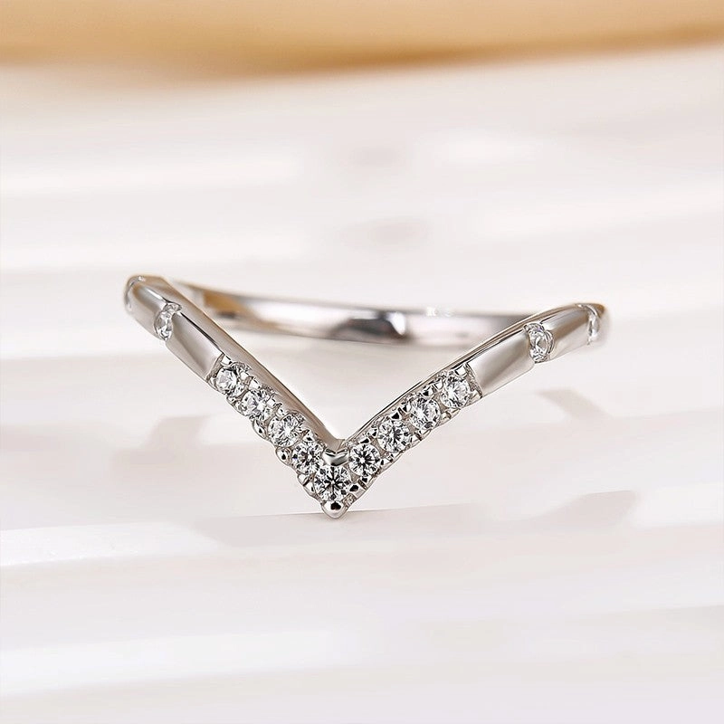 Clean Vibe Bold Feature 0.13Ct Simulated Diamond Matching Curved Wedding Band In Sterling Silver