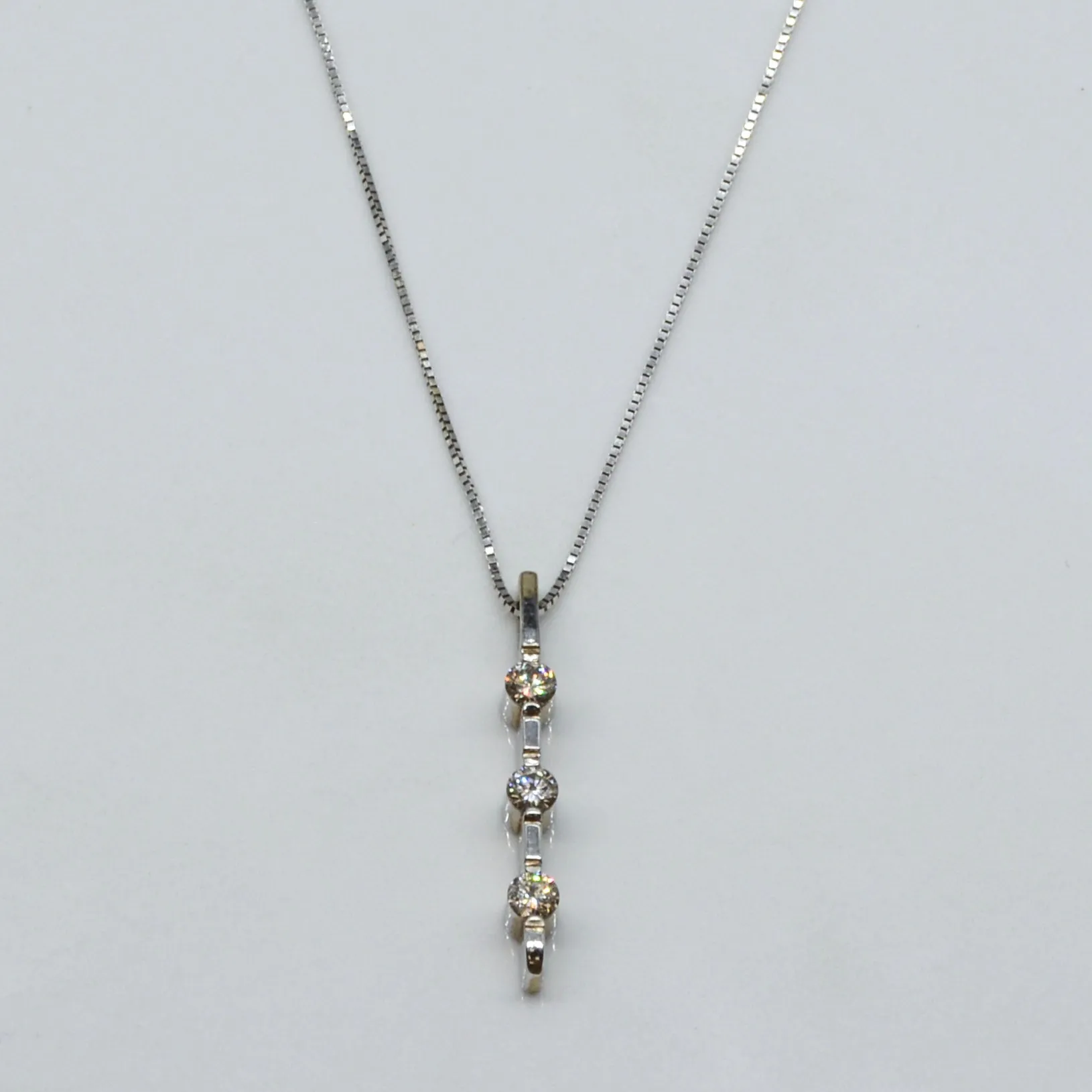 Diamond Bar Necklace | 0.25ctw | 16" | Artistic Flair