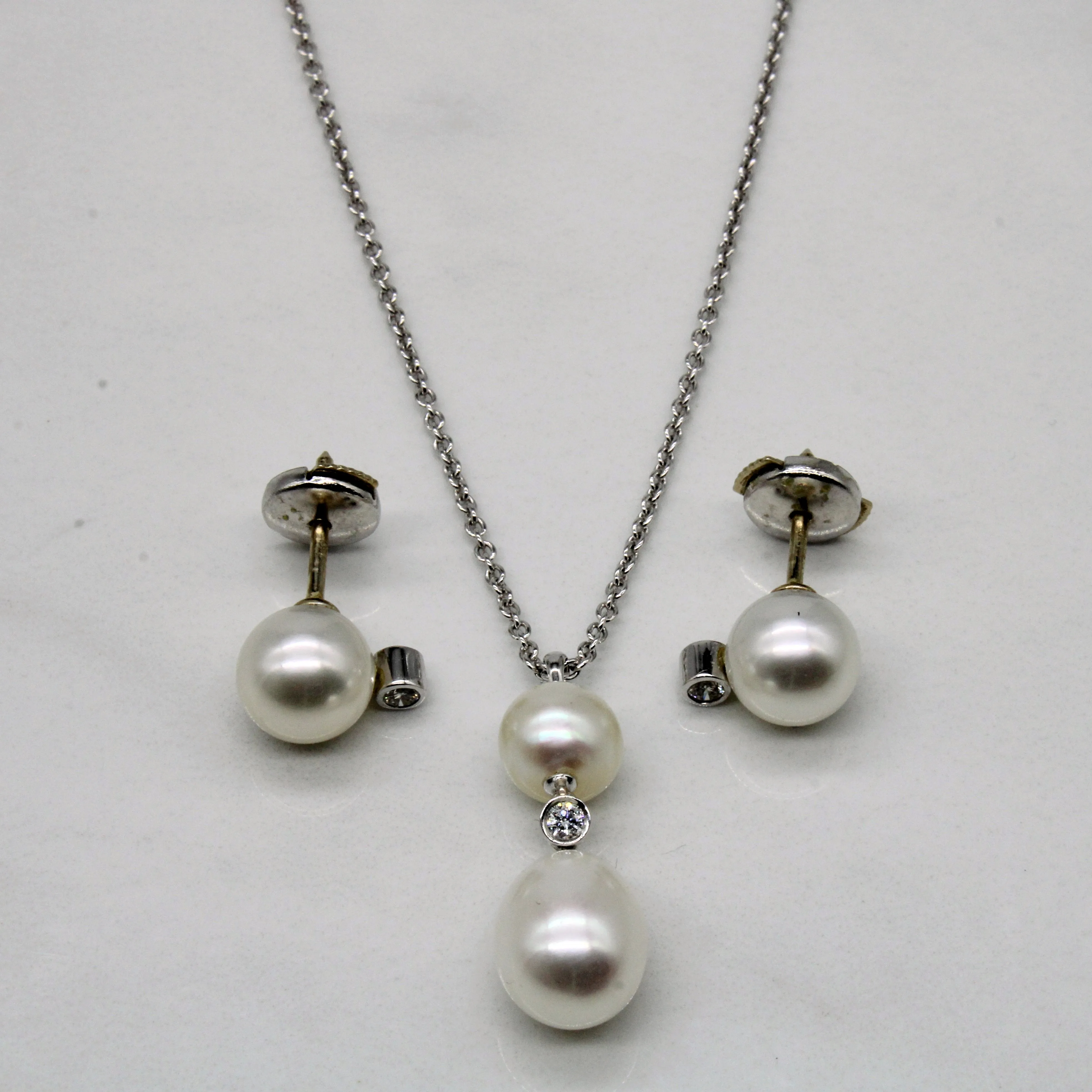 Vibrant color Timeless Feature Birks' Diamond & Pearl Earring & Necklace Set | 0.15ctw | 16" |