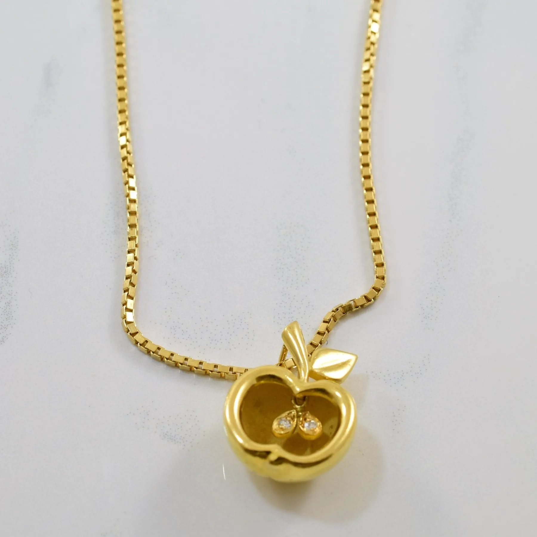 Travel Ready 'Unoaerre' Diamond Apple Necklace | 0.02ctw | SZ 17.5" |