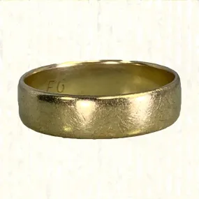 Lightweight Style Casual Aesthetic Vintage 1970s Men's Gold Wedding Band in Yellow Gold. Perfect Stacking or Thumb Ring.