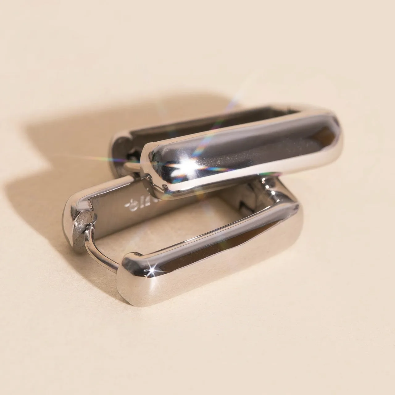 Stylish Item Chunky Rounded Rectangle Huggie Hoop Earrings