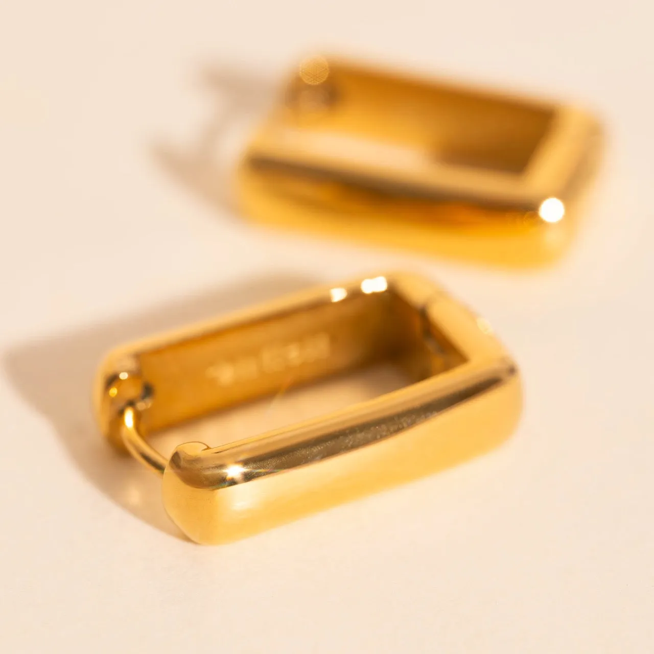 Chunky Rounded Rectangle Huggie Hoop Earrings Fashionable Finish