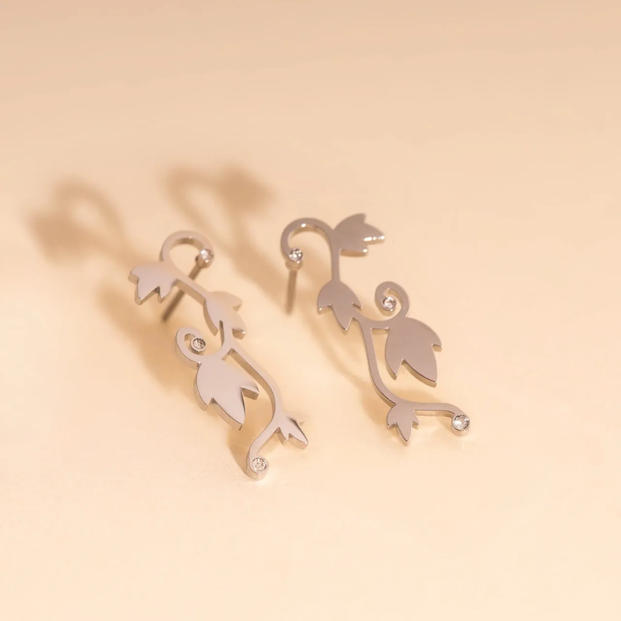 Brilliant Appearance Ivy Stud Earrings