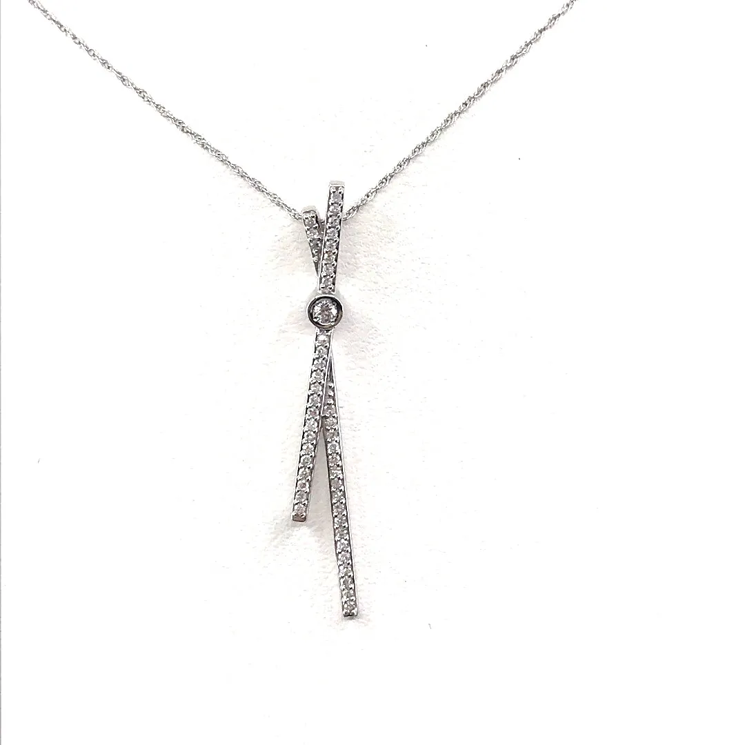 Daily Touch White Gold Tie Pendant Necklace
