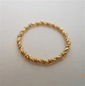 SMALL TWIST STACKER Luxury Keepsake