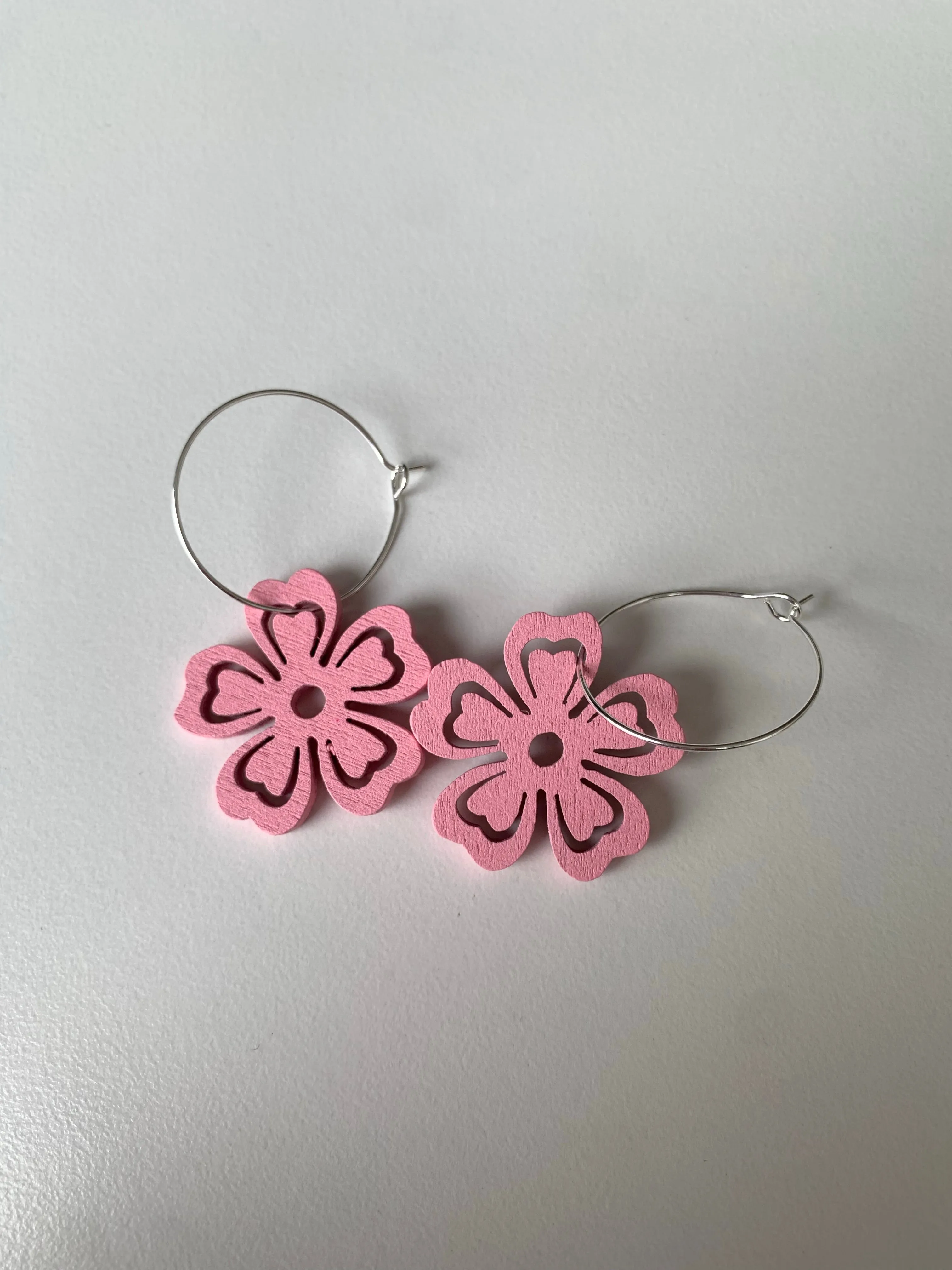 Secure Finish Durable Ornament Wooden Hibiscus Flower Earrings